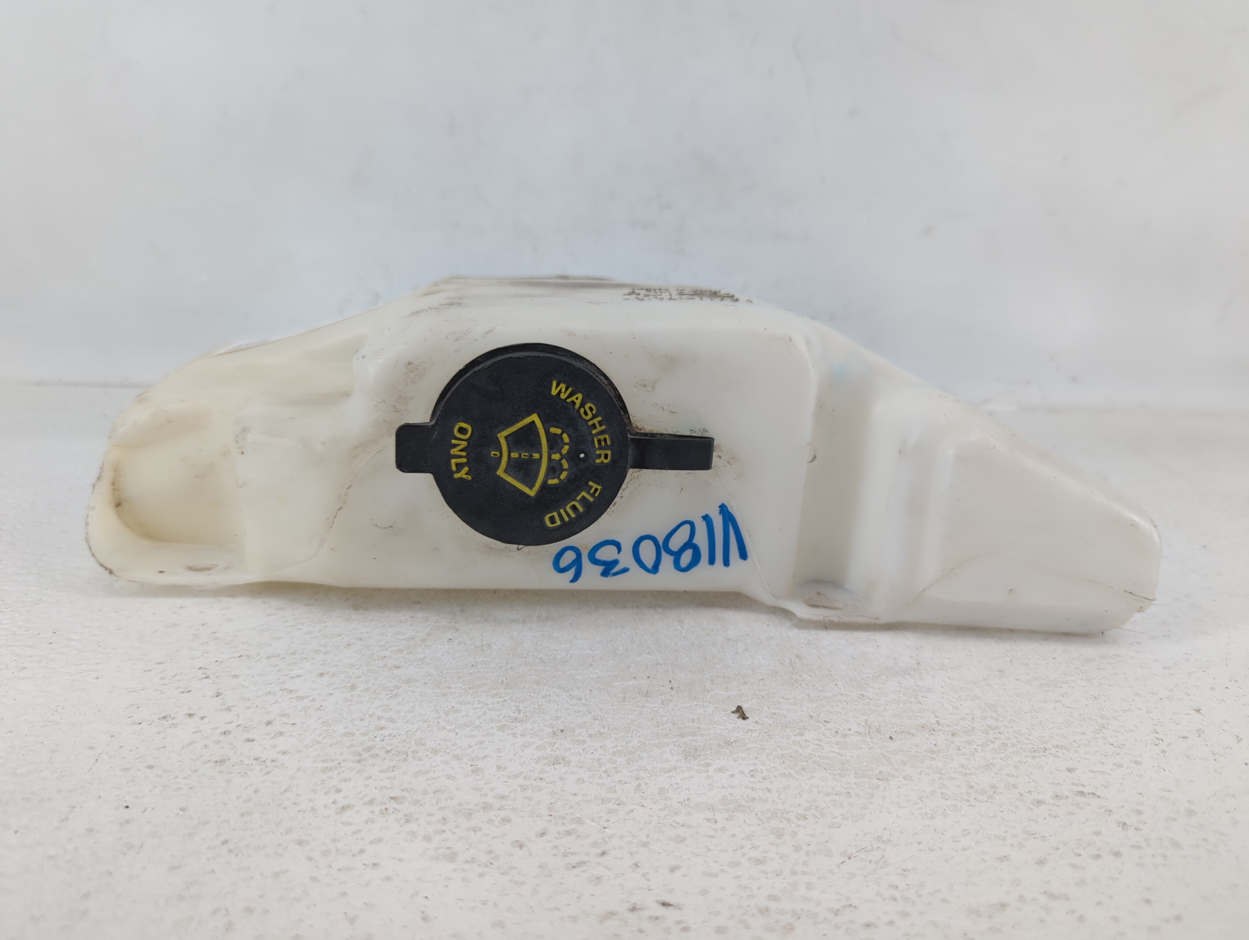 Picture of 2000 Ford Crown Victoria Windshield Washer Fluid Reservoir Bottle Oem 640567