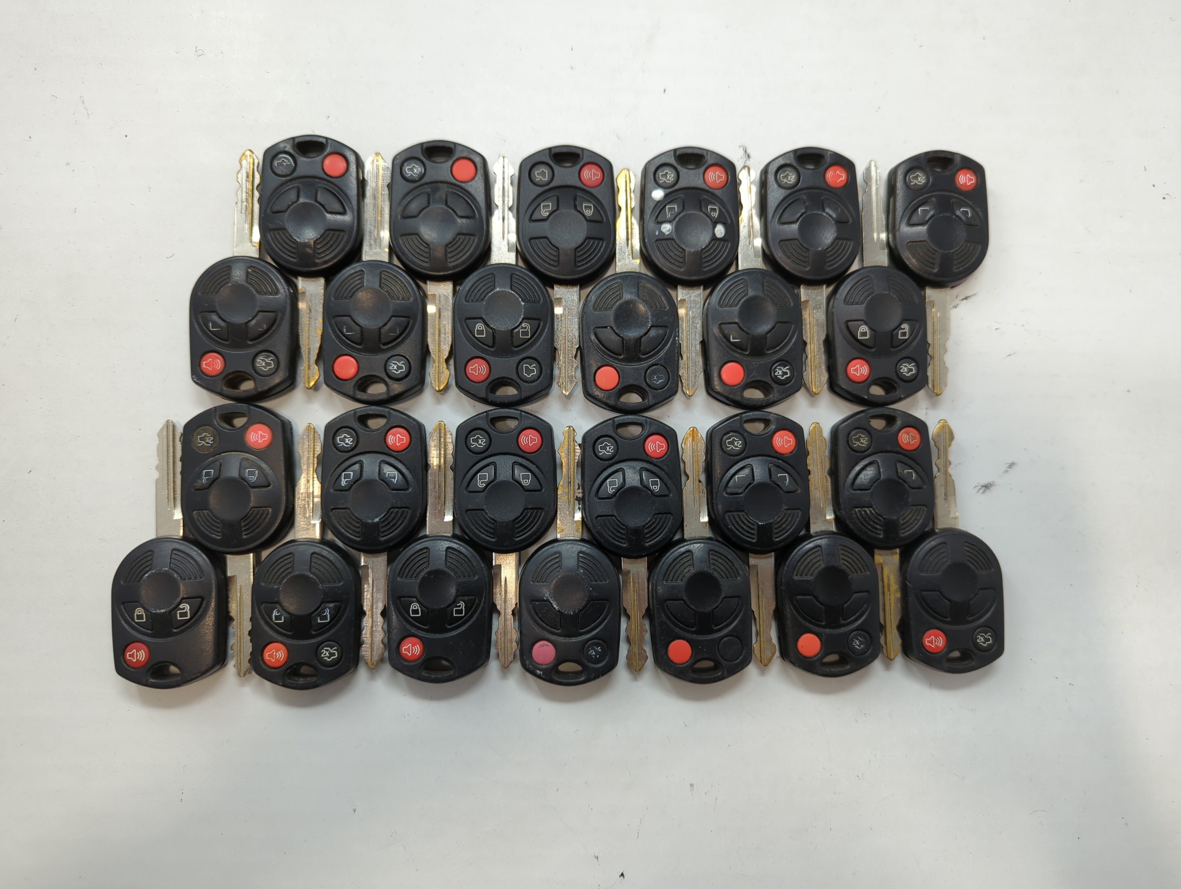 Lot of 25 Ford Keyless Entry Remote Fob OUC600022 | CWTWB1U722 640718 - Oemusedautoparts1.com