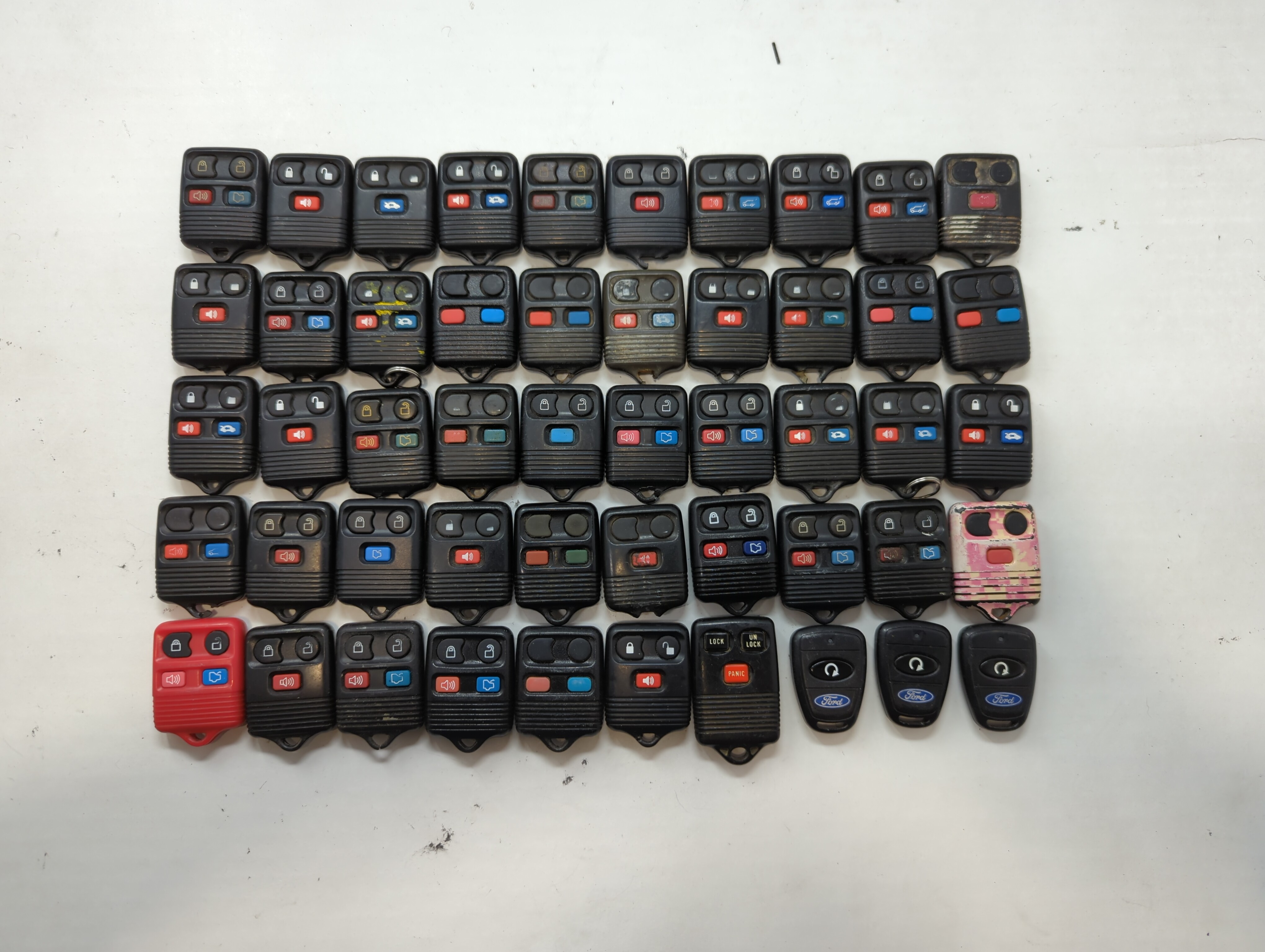 Lot of 50 Ford Keyless Entry Remote Fob MIXED FCC IDS MIXED PART NUMBERS 640719 - Oemusedautoparts1.com