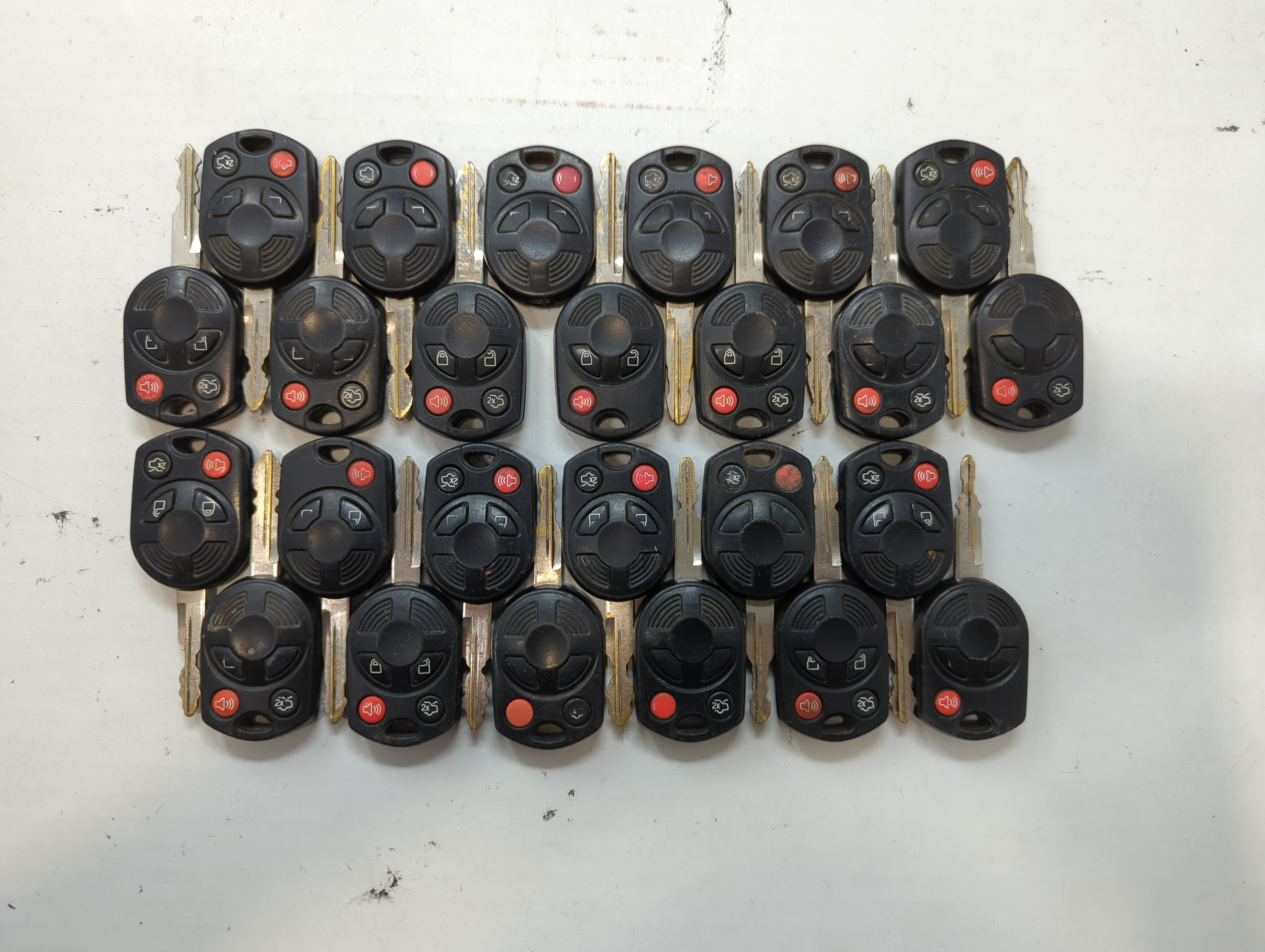 Lot of 25 Ford Keyless Entry Remote Fob OUC600022 MIXED PART NUMBERS 641038 - Oemusedautoparts1.com