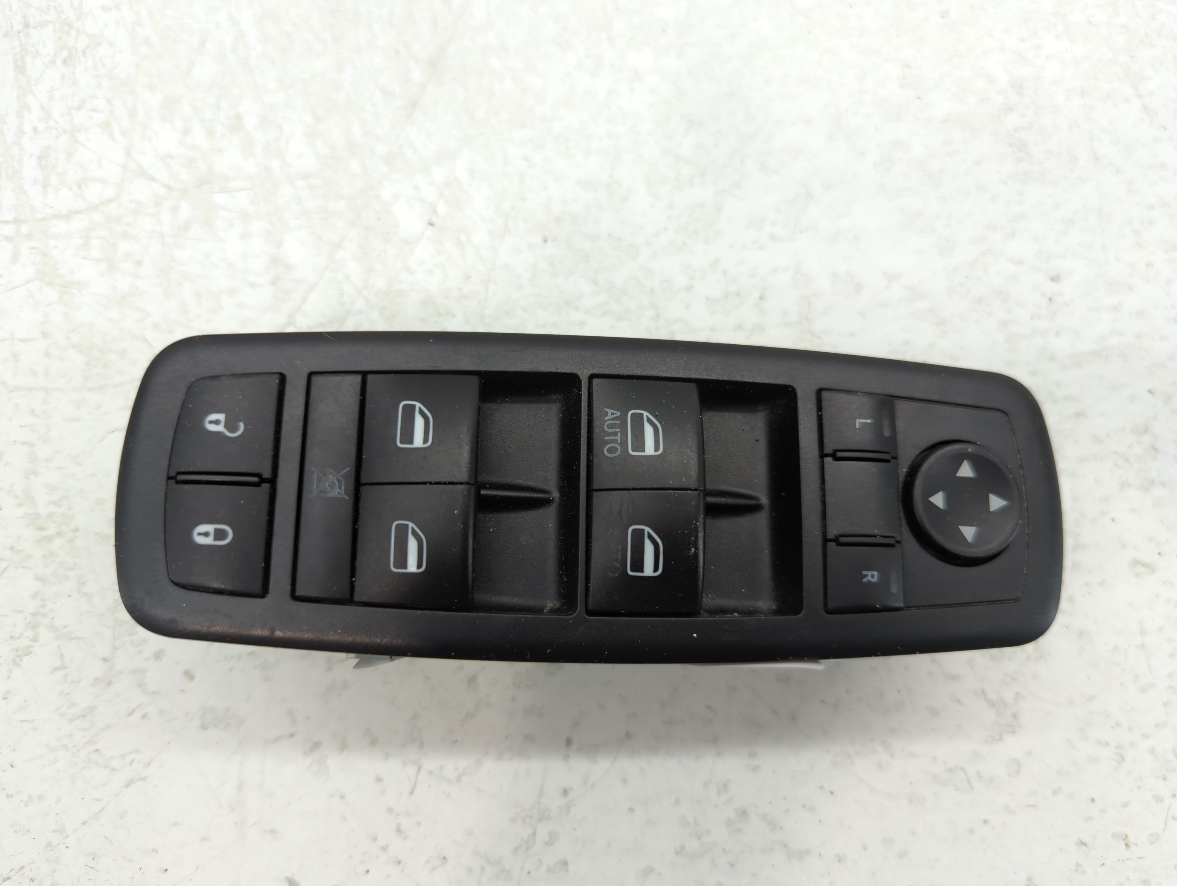 Nissan Rogue Driver Left Door Master Power Window Switch 68110871aa 641067 - Oemusedautoparts1.com
