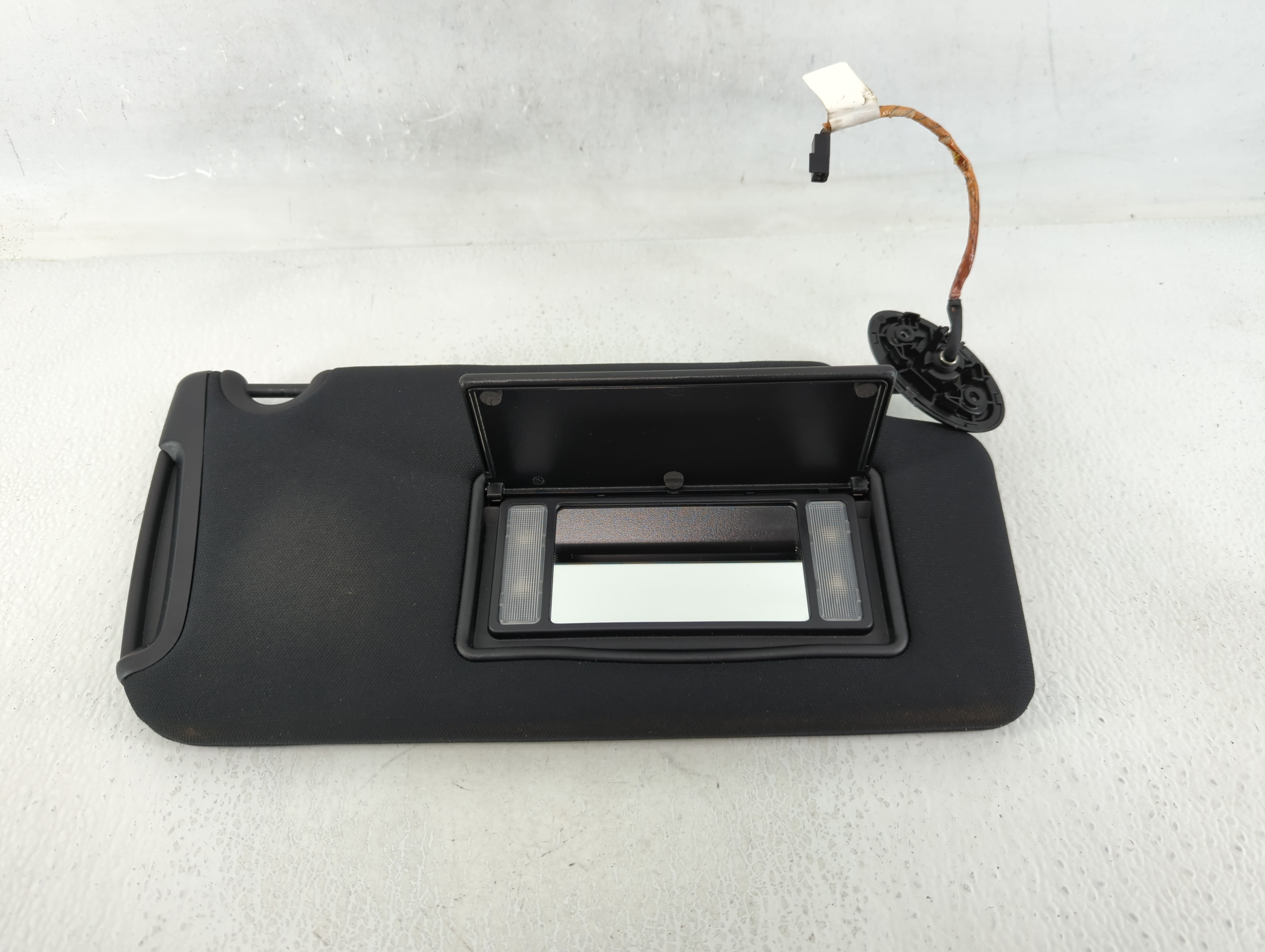 2017 Jeep Compass Passenger Sun Visor Mirror Right Sunvisor Black 641175 - Oemusedautoparts1.com