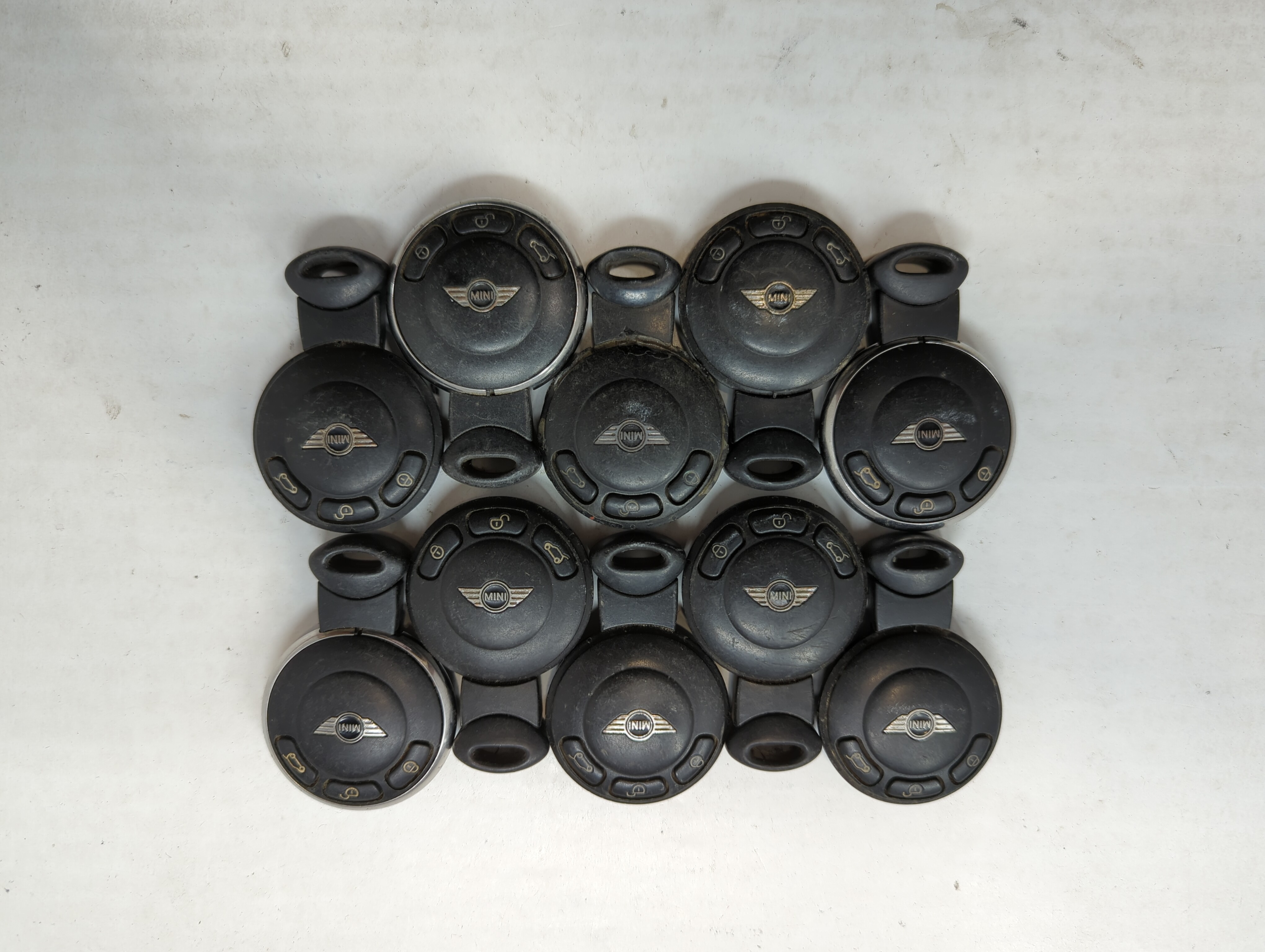 Picture of Lot of 10 Mini Keyless Entry Remote Fob IYZKEYR5602 MIXED PART NUMBERS 641321