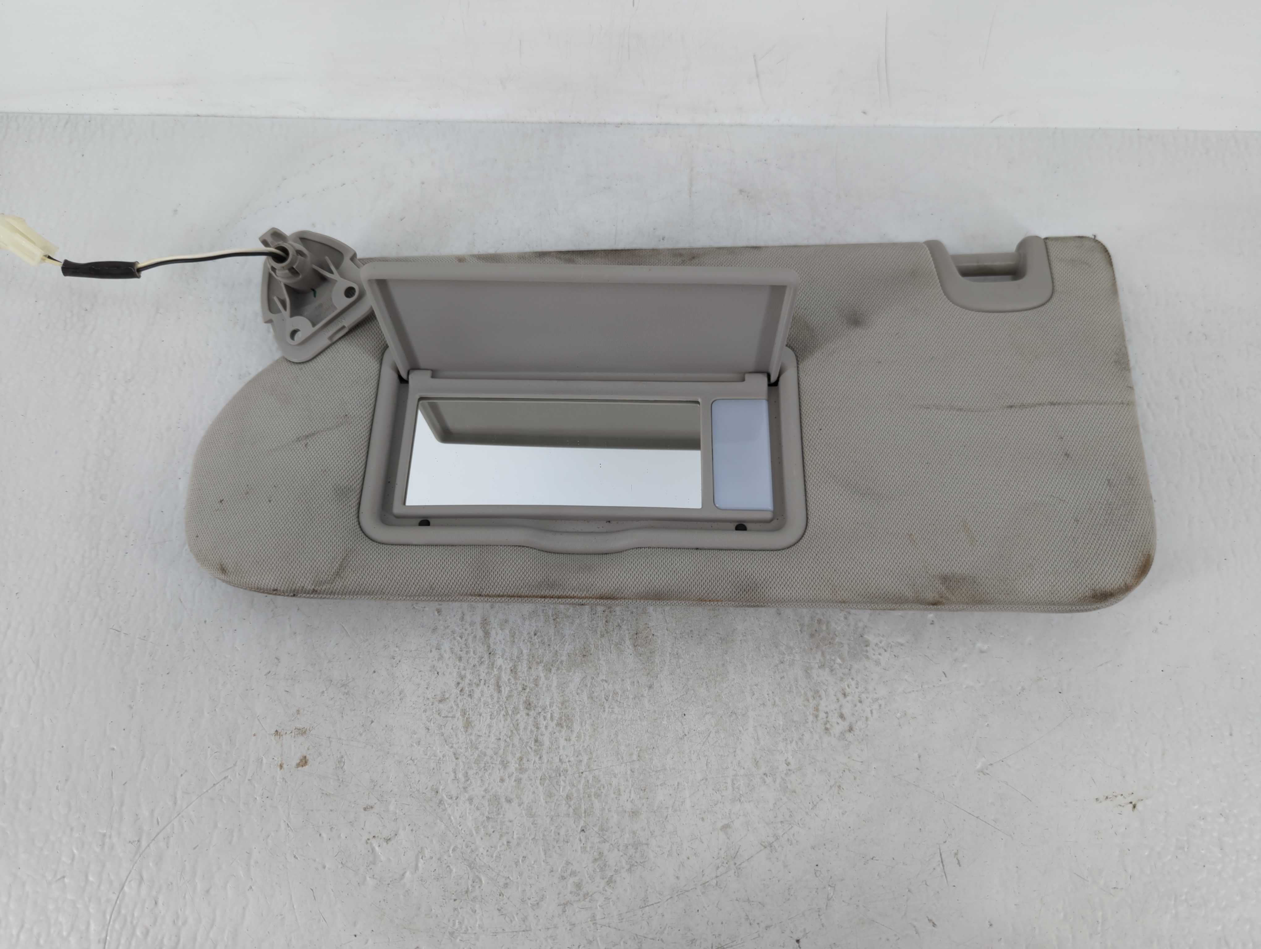 Picture of 2019-2020 Infiniti Qx50 Driver Sun Visor Mirror Left Sunvisor Grey 644337