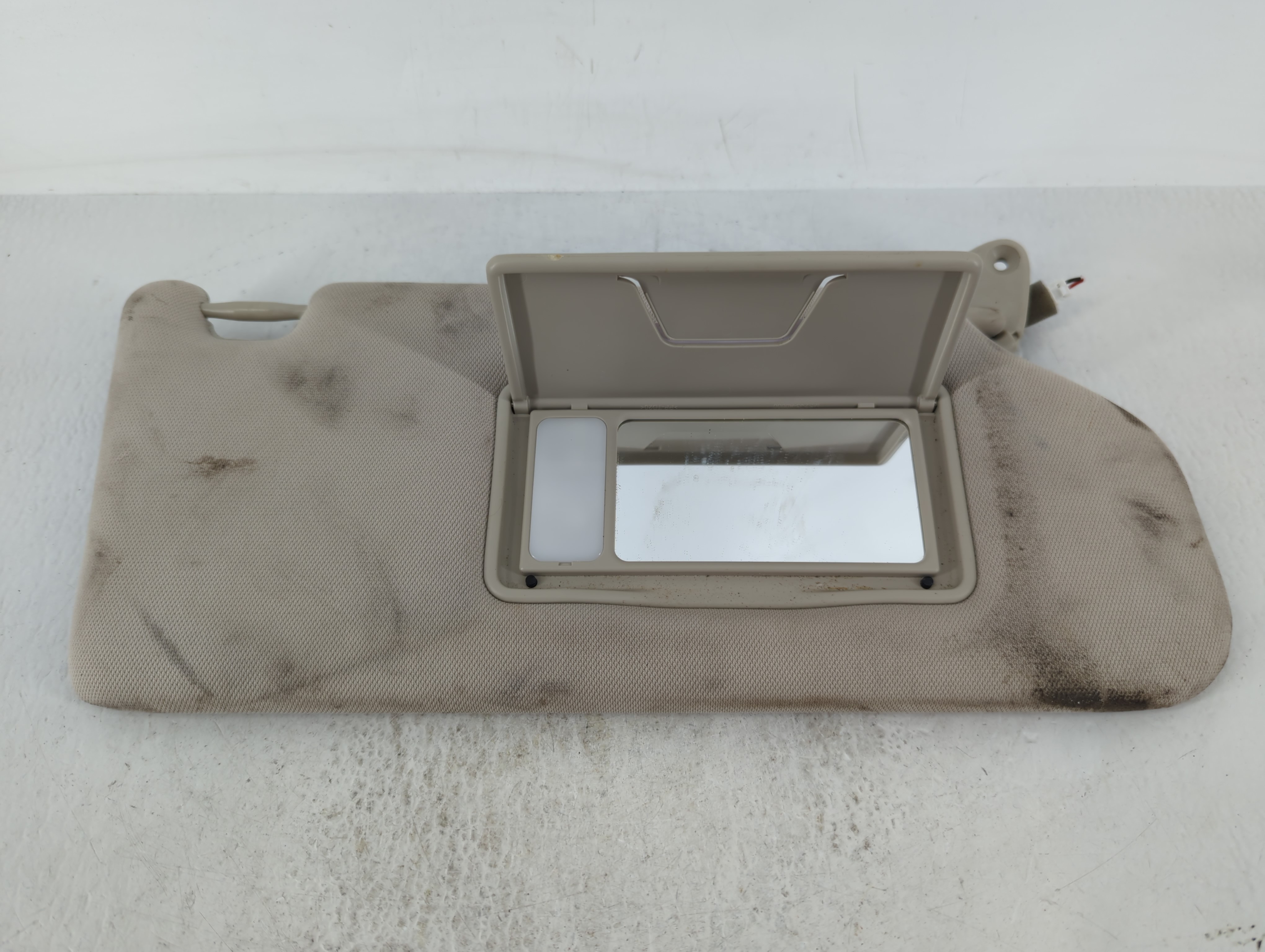 2020 Mitsubishi Outlander Passenger Sun Visor Mirror Right Sunvisor Grey 644869 - Oemusedautoparts1.com