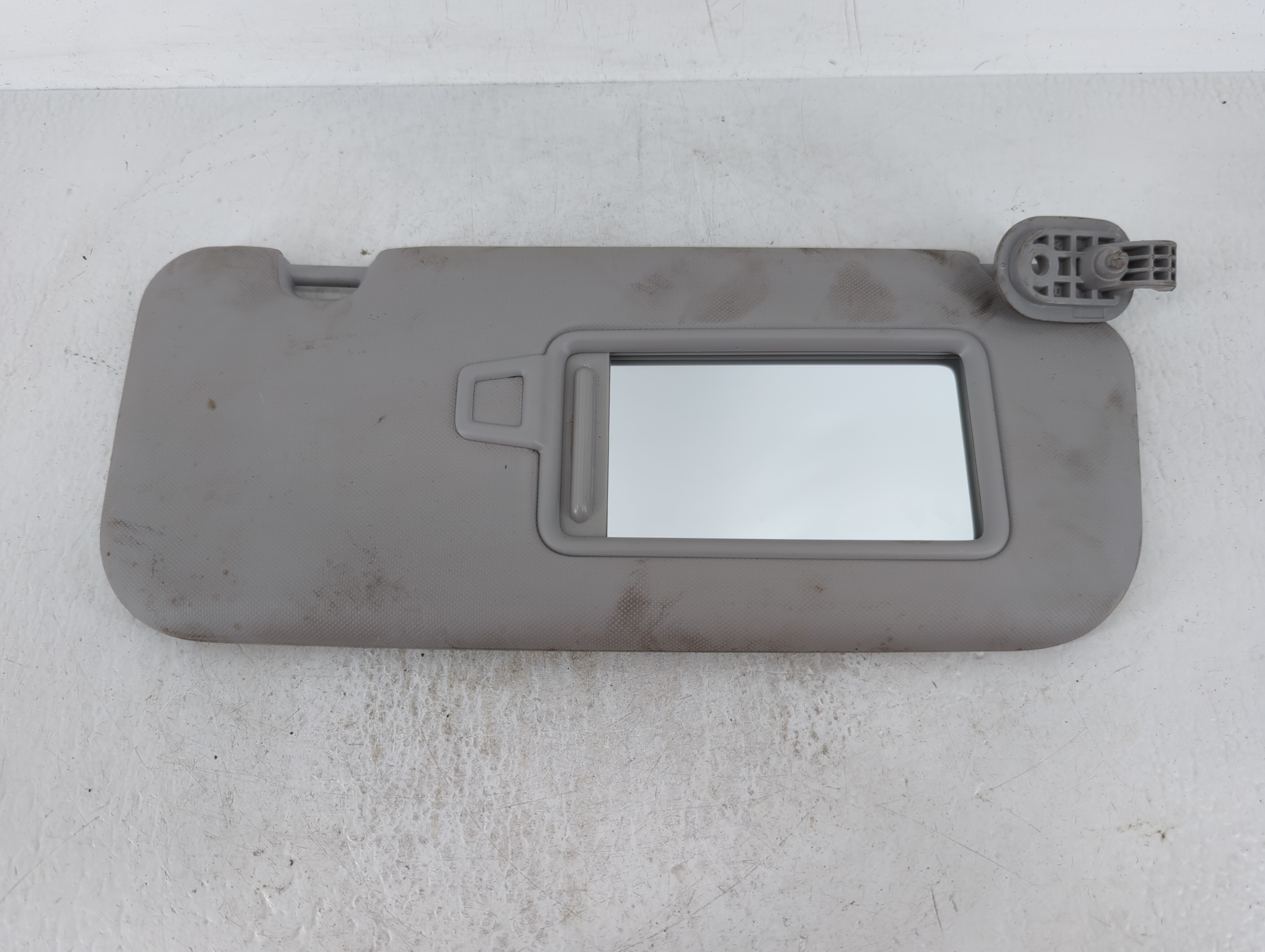 Picture of 2018-2022 Hyundai Accent Passenger Sun Visor Mirror Right Sunvisor Grey 645173