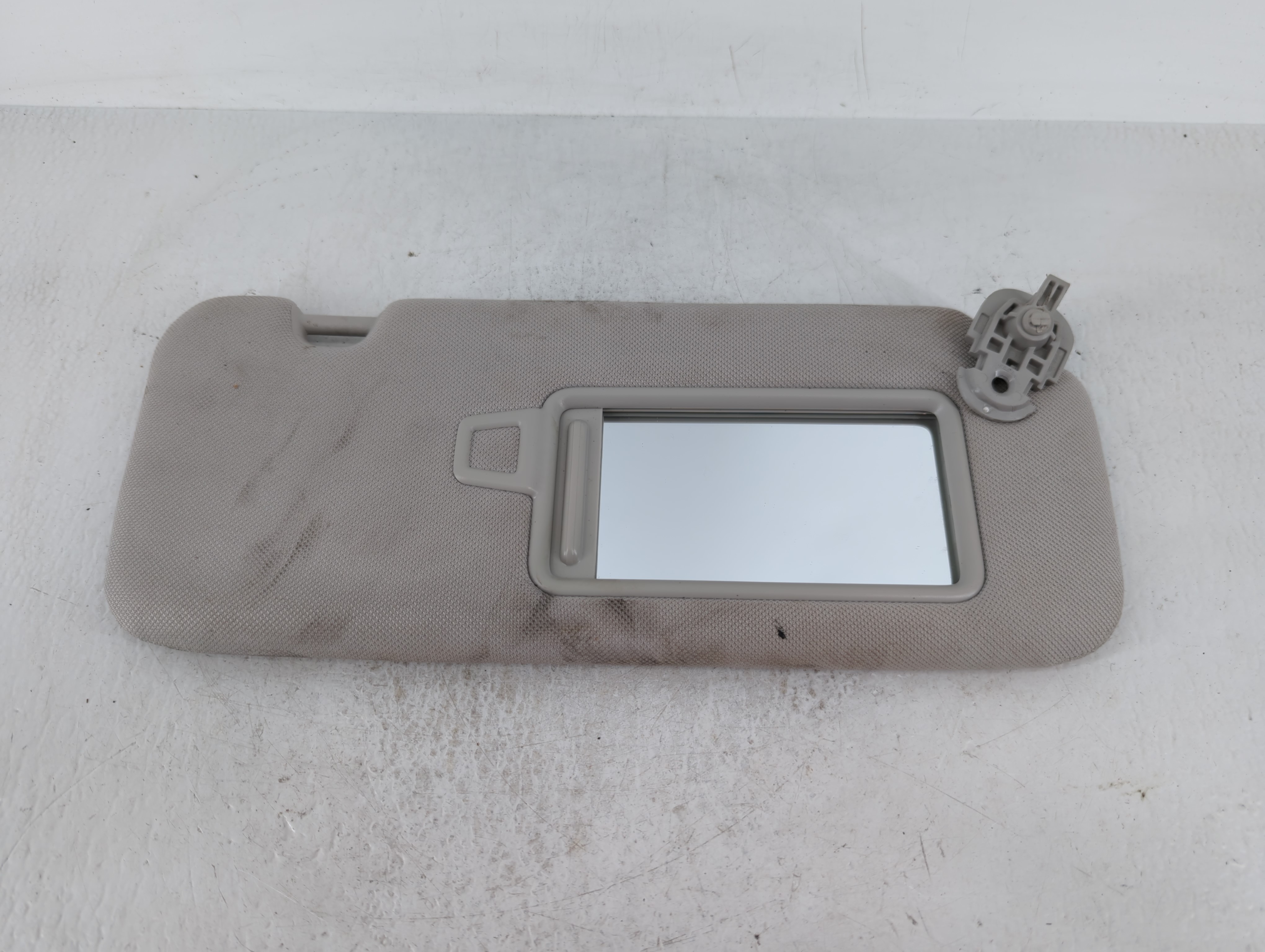 Picture of 2020-2023 Hyundai Sonata Passenger Sun Visor Mirror Right Sunvisor Grey 645352