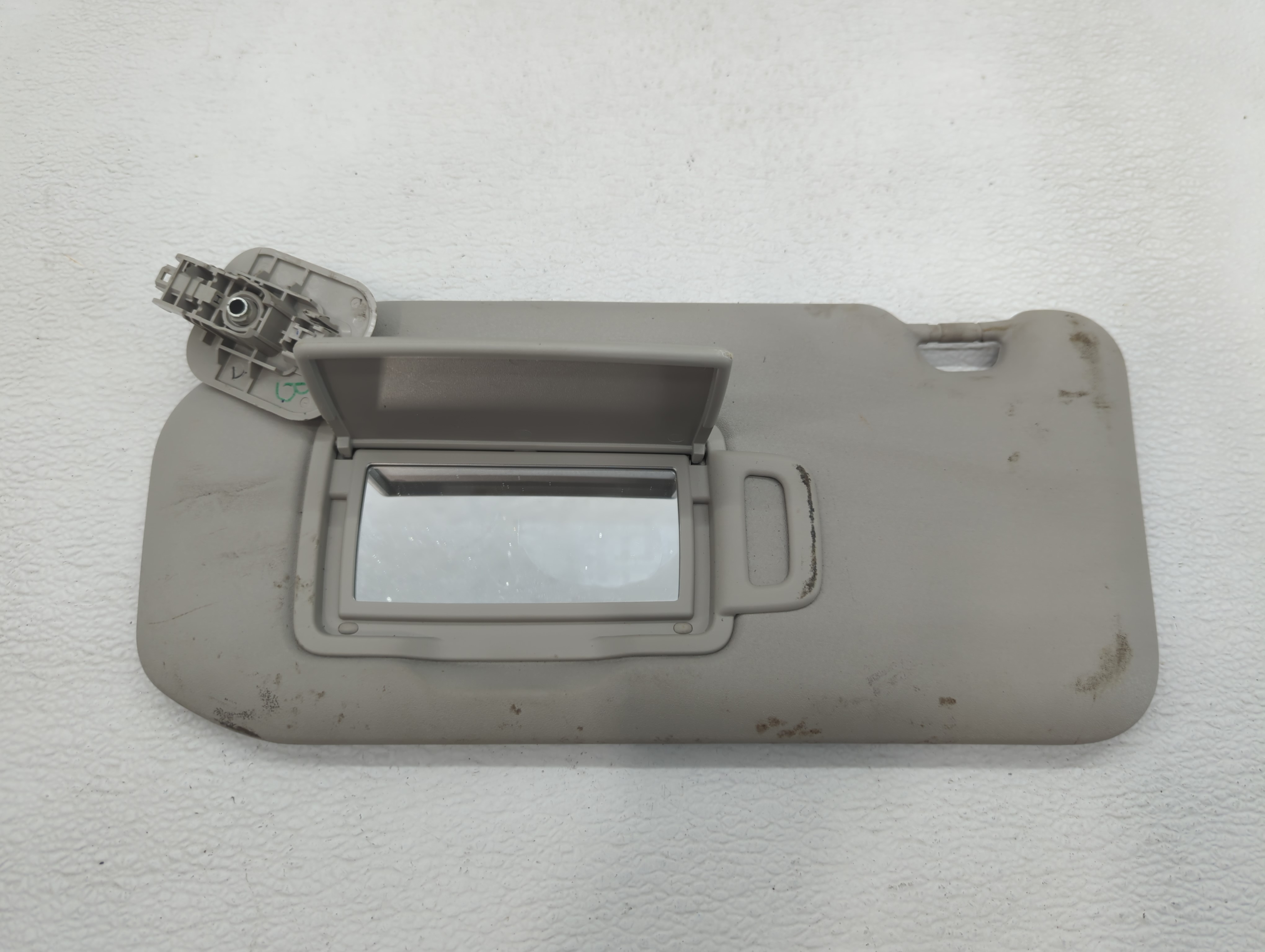 Picture of Nissan Sentra Passenger Sun Visor Mirror Right Sunvisor Grey 645644