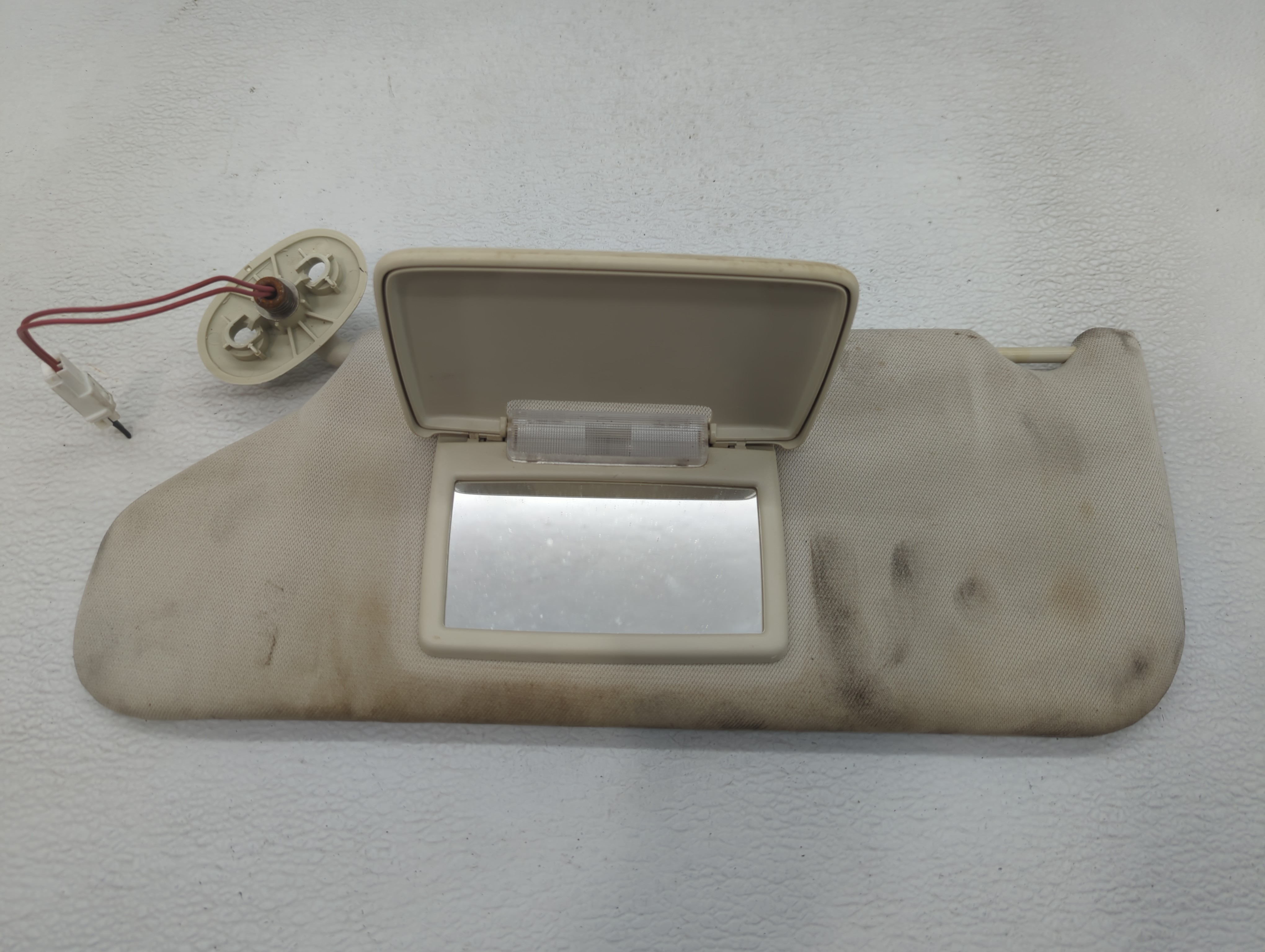 2008-2012 Jeep Liberty Driver Sun Visor Mirror Left Sunvisor Light Beige 645646 - Oemusedautoparts1.com