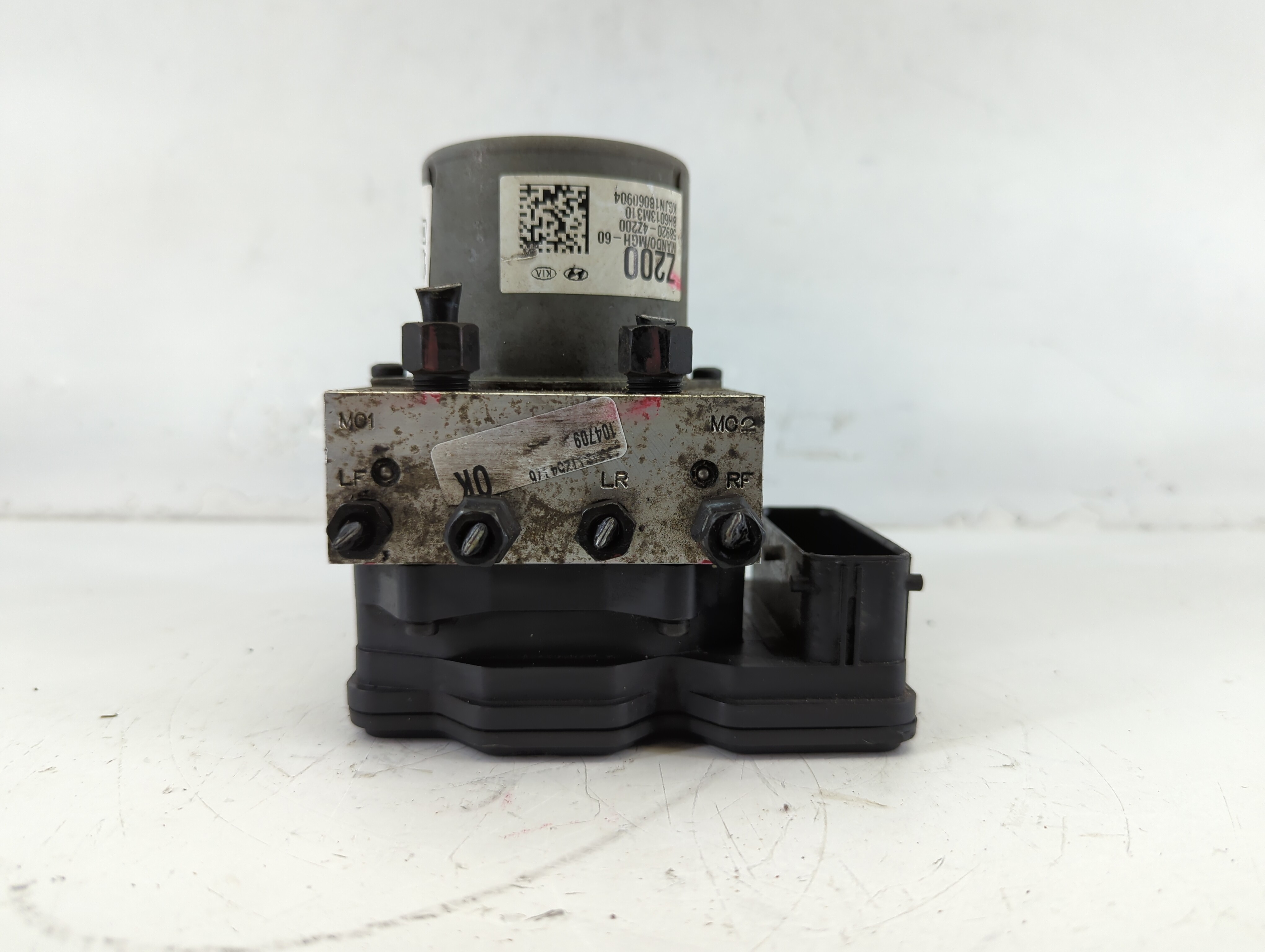 Picture of 2014-2016 Hyundai Santa Fe Abs Pump Control Module 647000