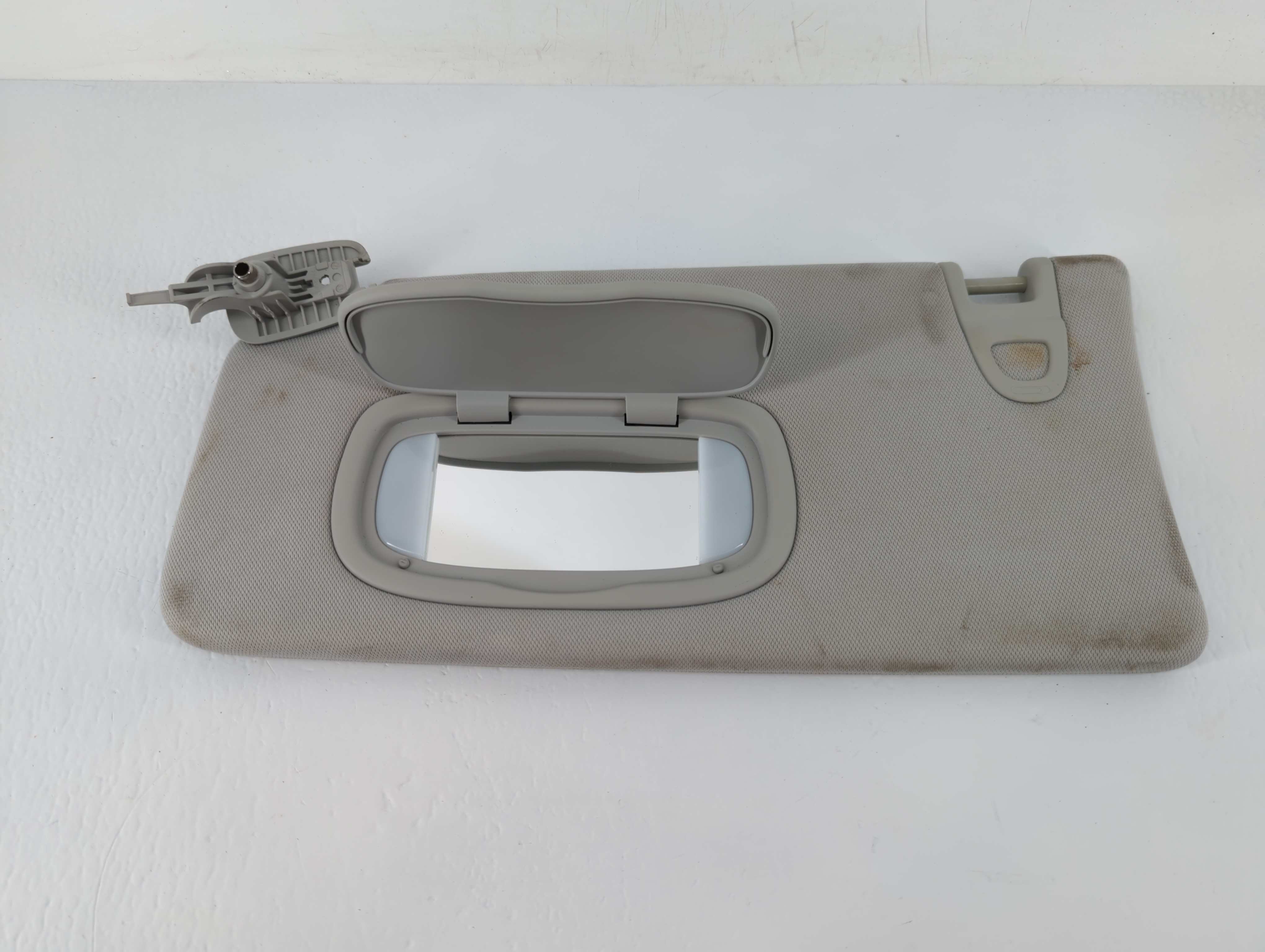 2017 Jeep Compass Passenger Sun Visor Mirror Right Sunvisor Grey 647066 - Oemusedautoparts1.com