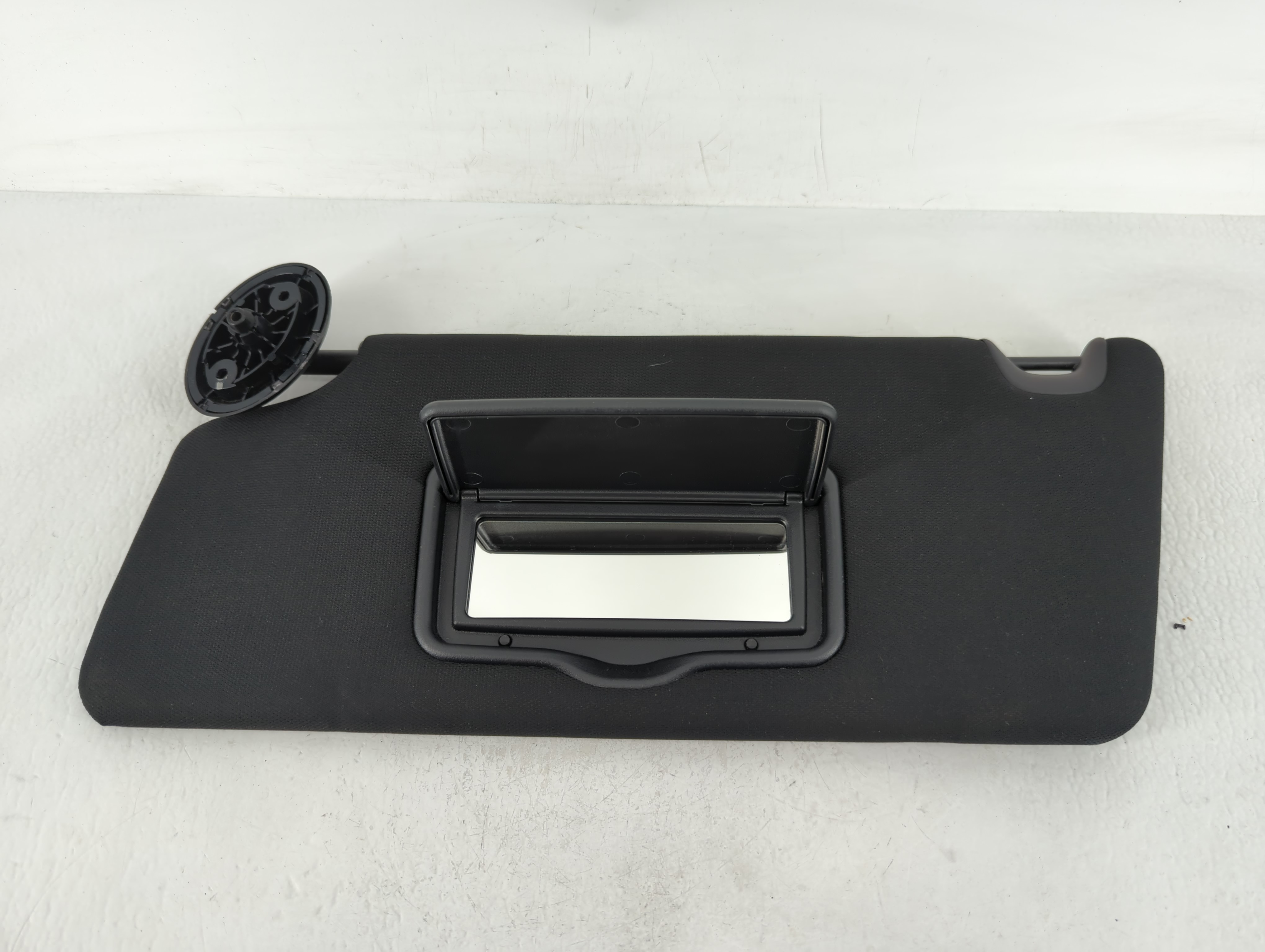 2017 Ford Explorer Driver Sun Visor Mirror Left Sunvisor Black 647159 - Oemusedautoparts1.com