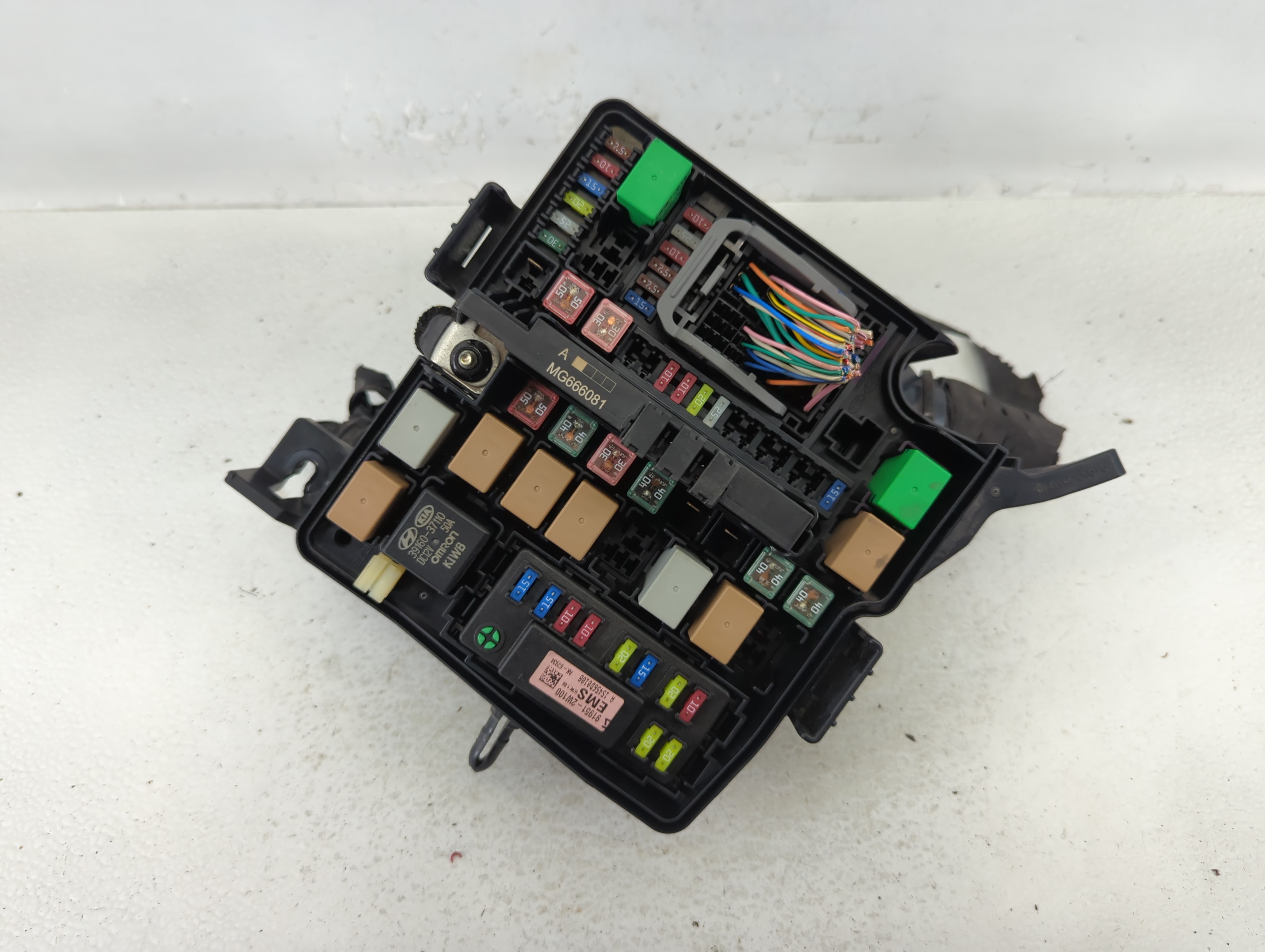 2018 Hyundai Santa Fe Fusebox Fuse Box Relay Module 648793 - Oemusedautoparts1.com