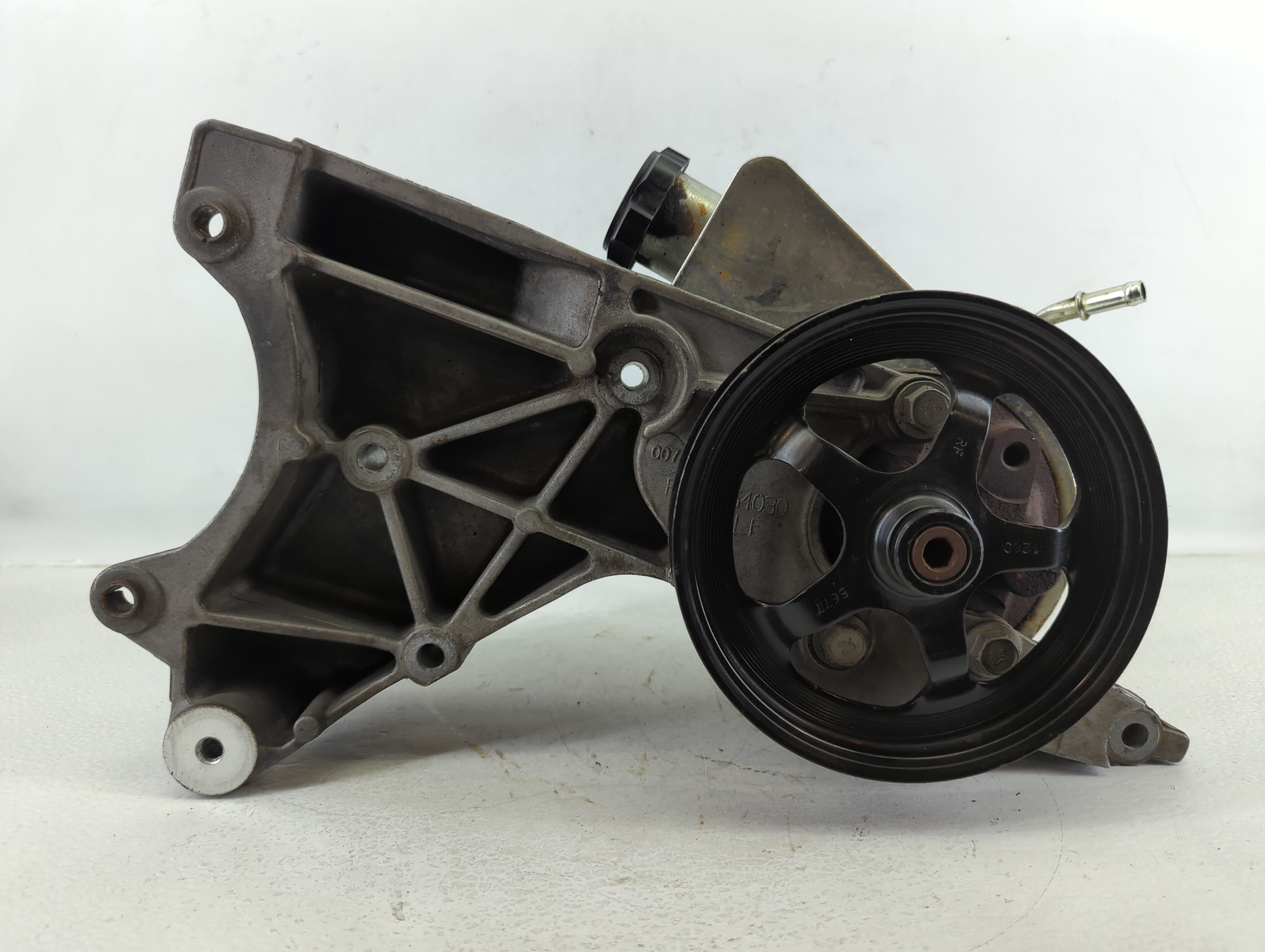 Picture of 2007-2013 Gmc Sierra 1500 Power Steering Column Pump Oem 650167