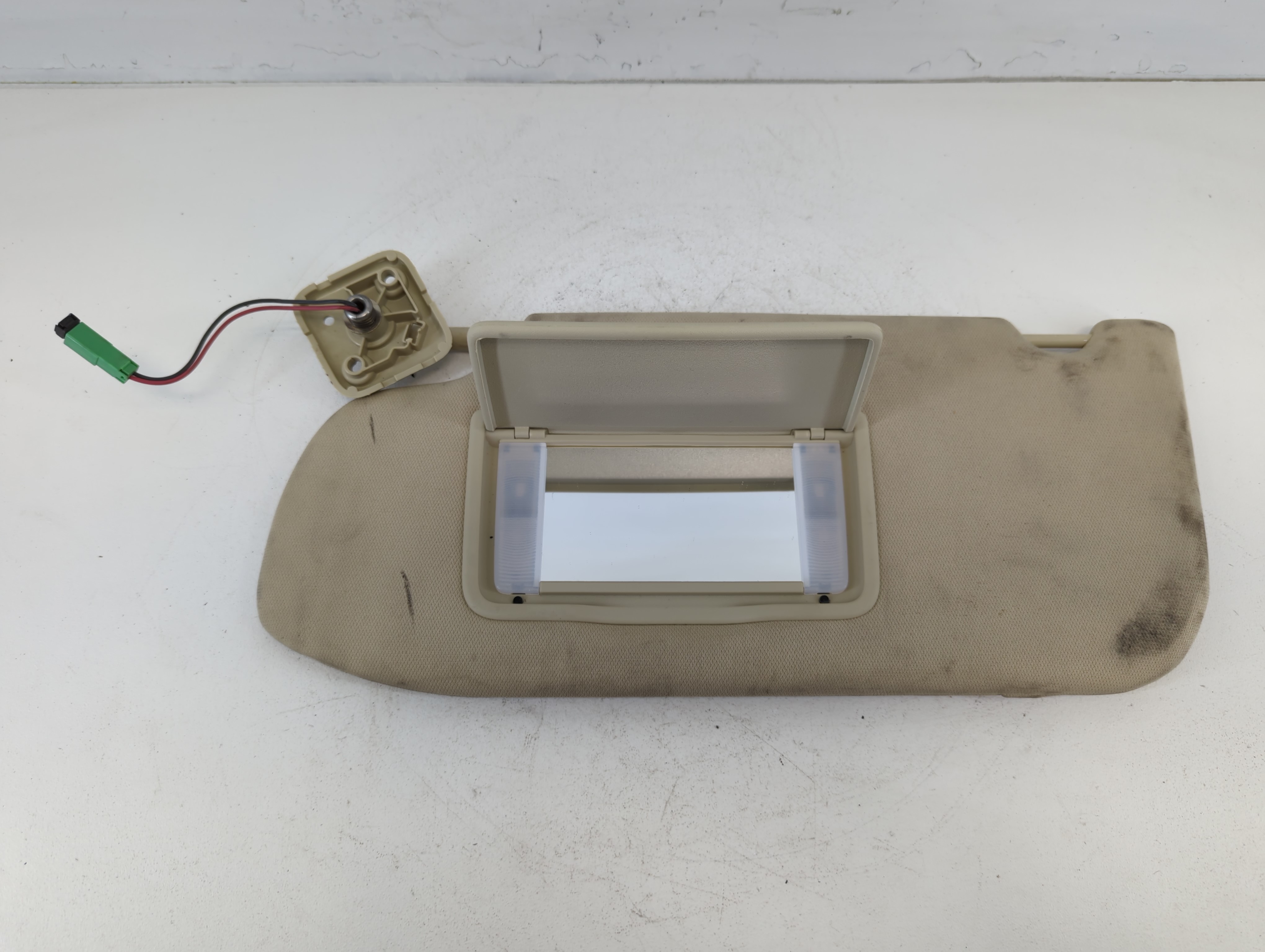2013-2019 Ford Taurus Driver Sun Visor Mirror Left Sunvisor Tan 650626 - Oemusedautoparts1.com