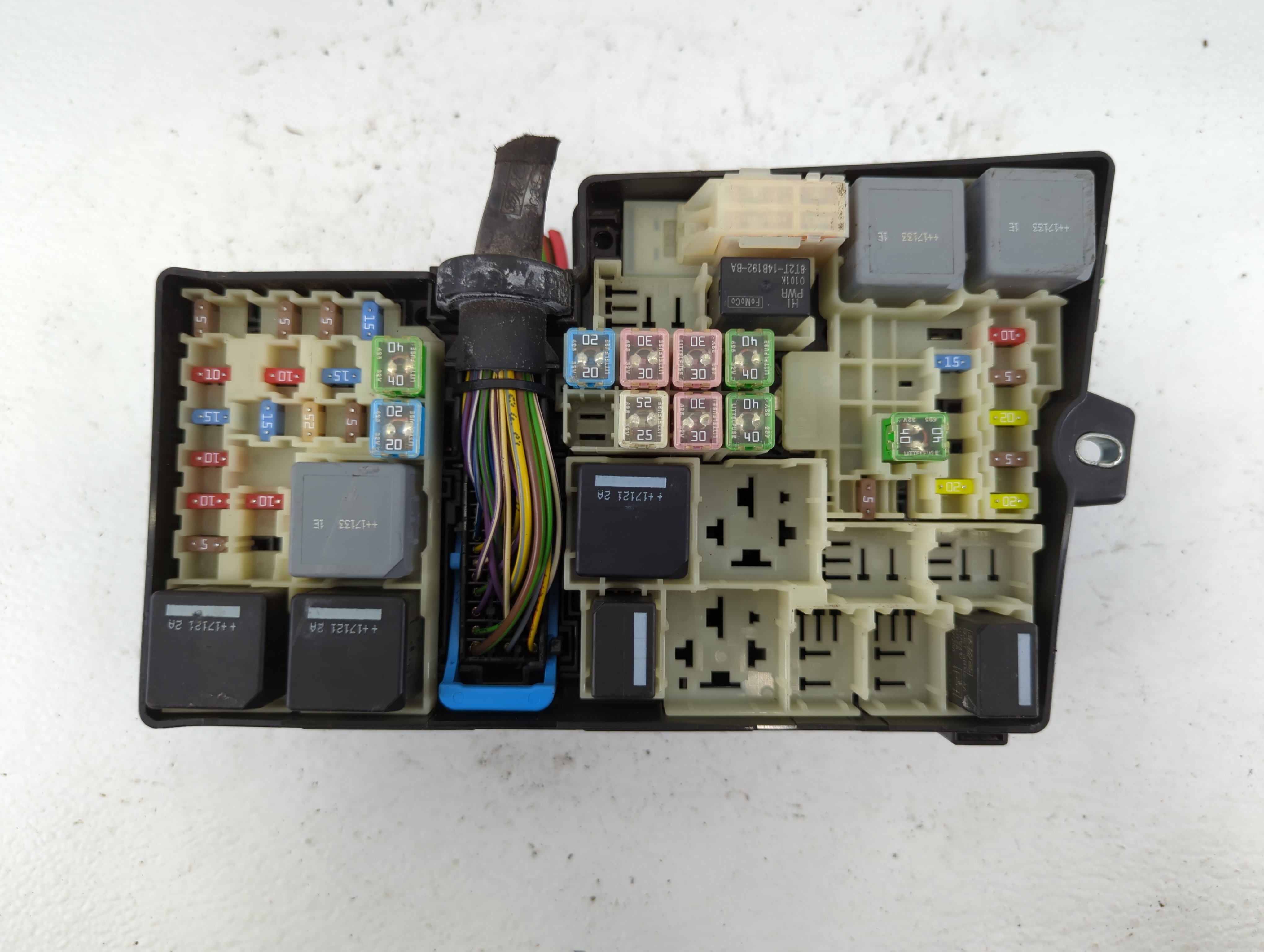 Picture of 2019-2019 Ford Escape Fusebox Fuse Box Relay Module 652791