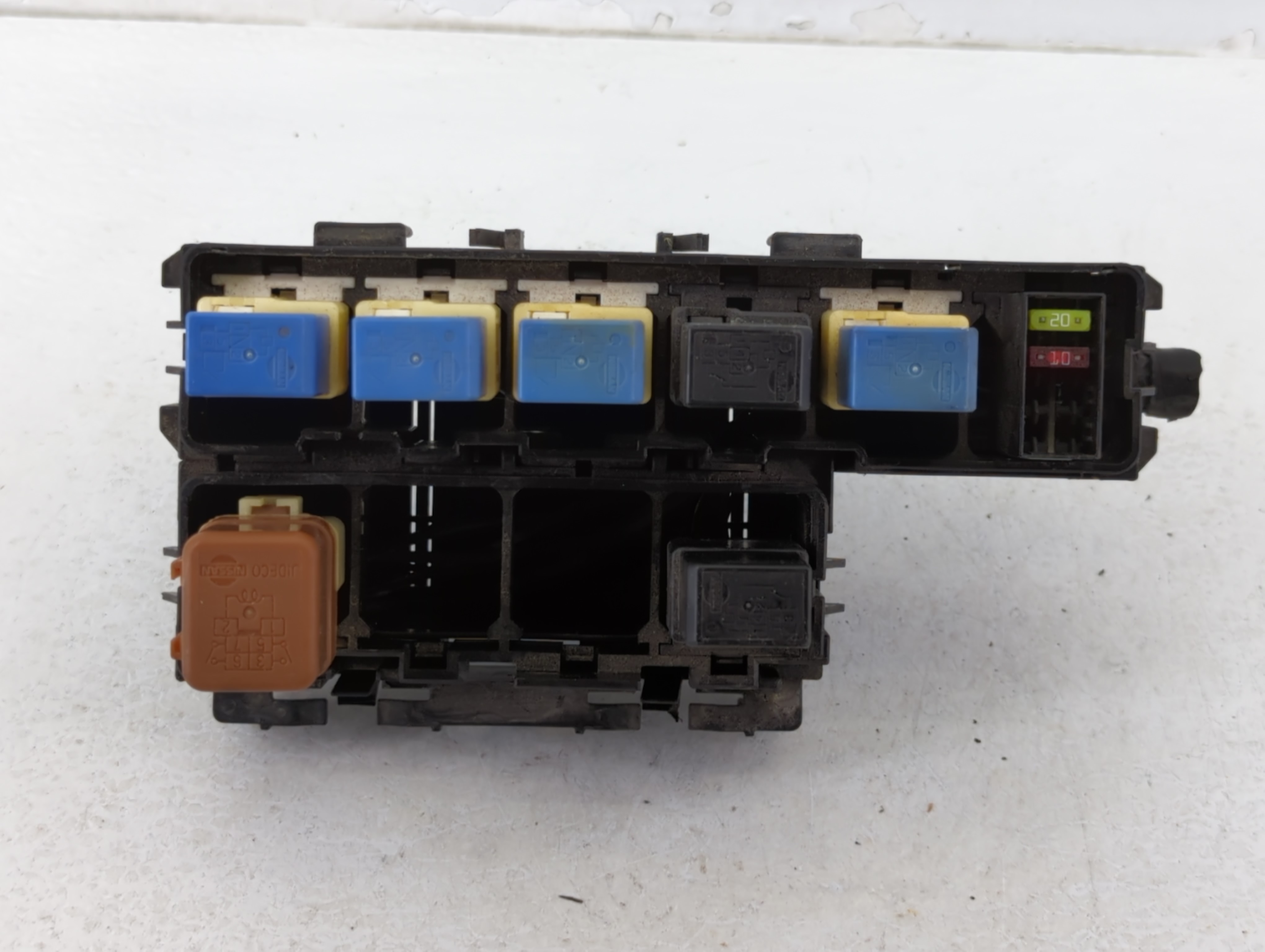 Picture of 2005-2007 Nissan Armada Fusebox Fuse Box Relay Module 653187