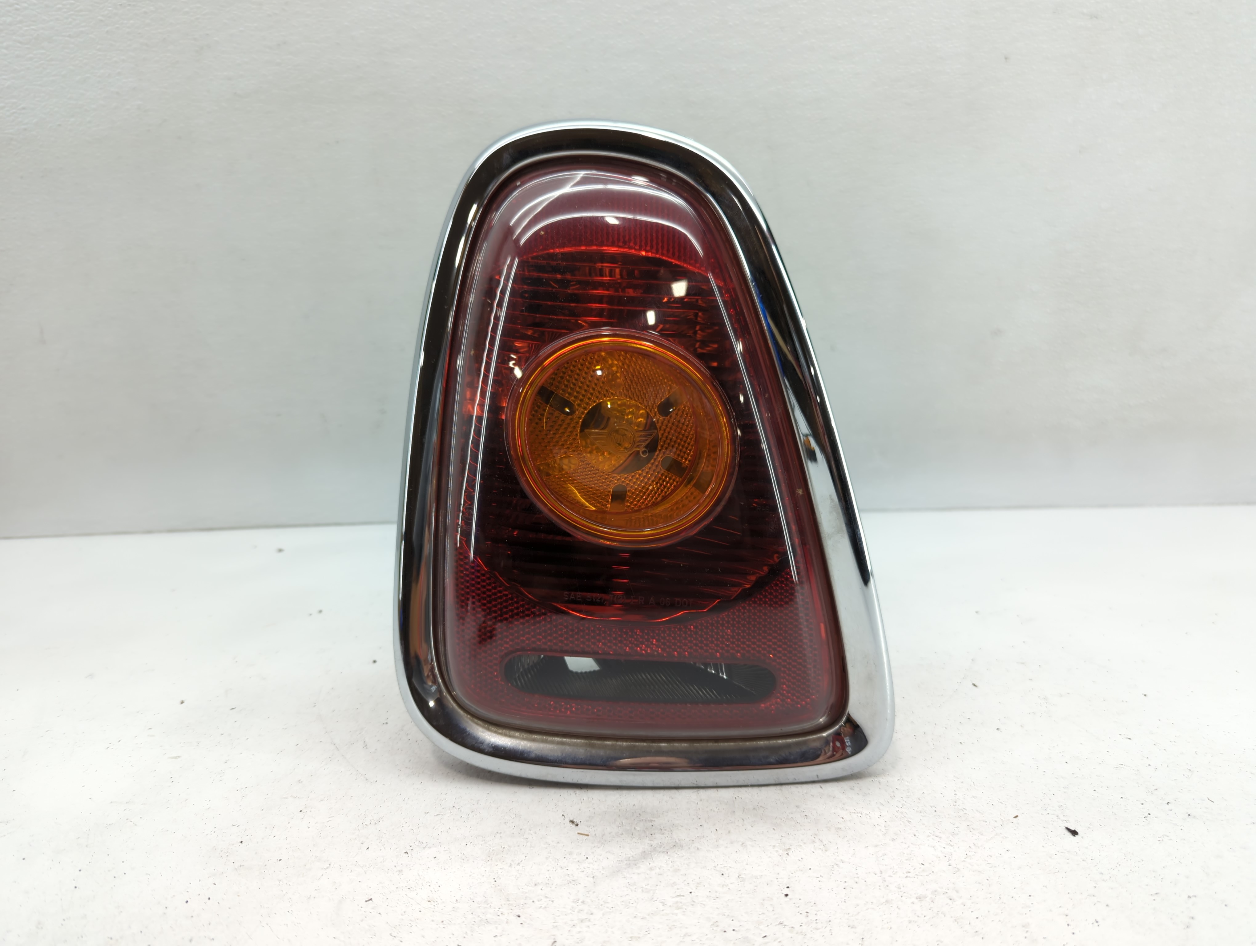 2007 Mini Cooper Driver Left Side Tail Light Taillight Oem 654111 - Oemusedautoparts1.com