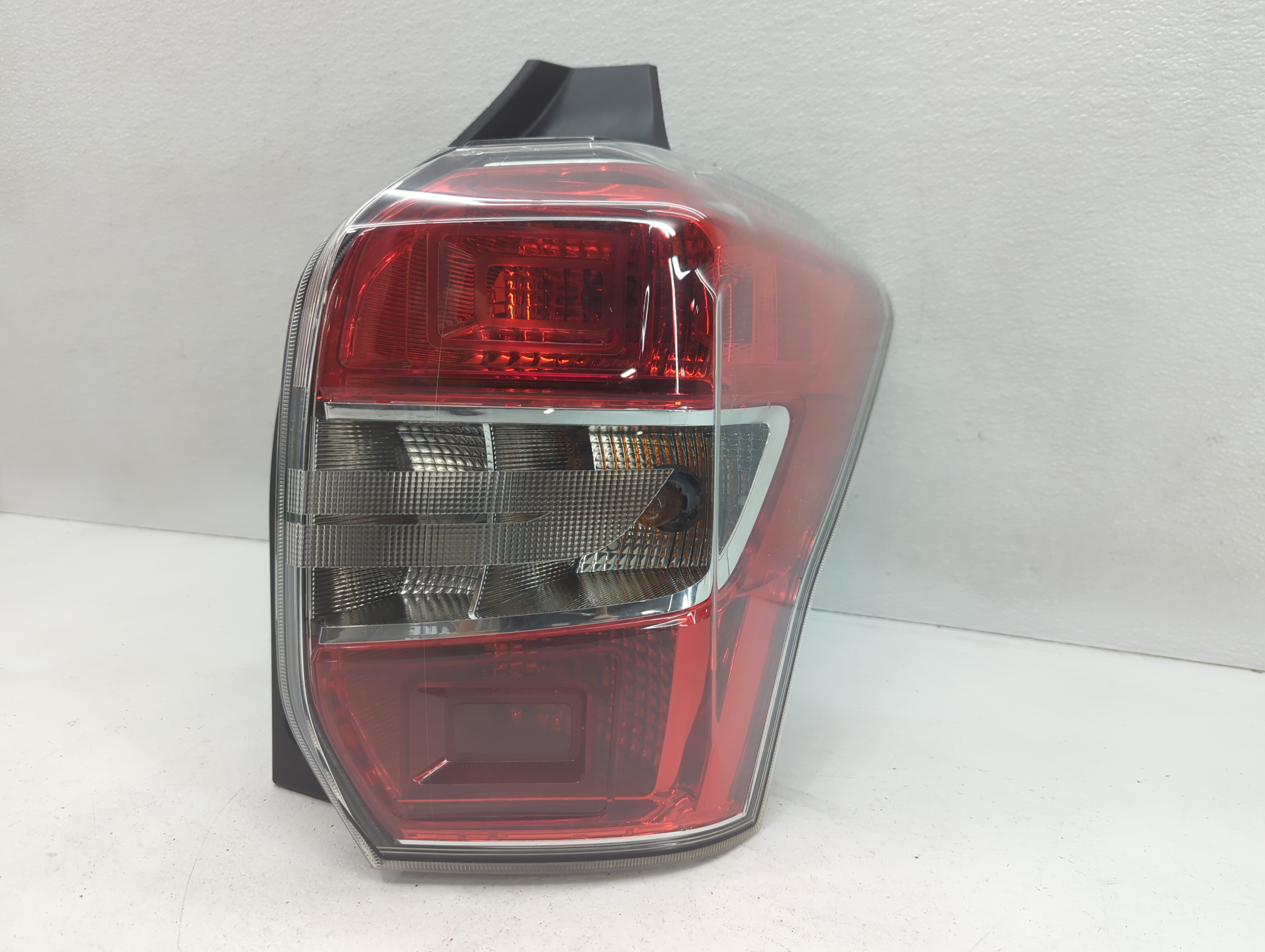 2015 Subaru Forester Passenger Right Side Tail Light Taillight Oem 654567 - Oemusedautoparts1.com