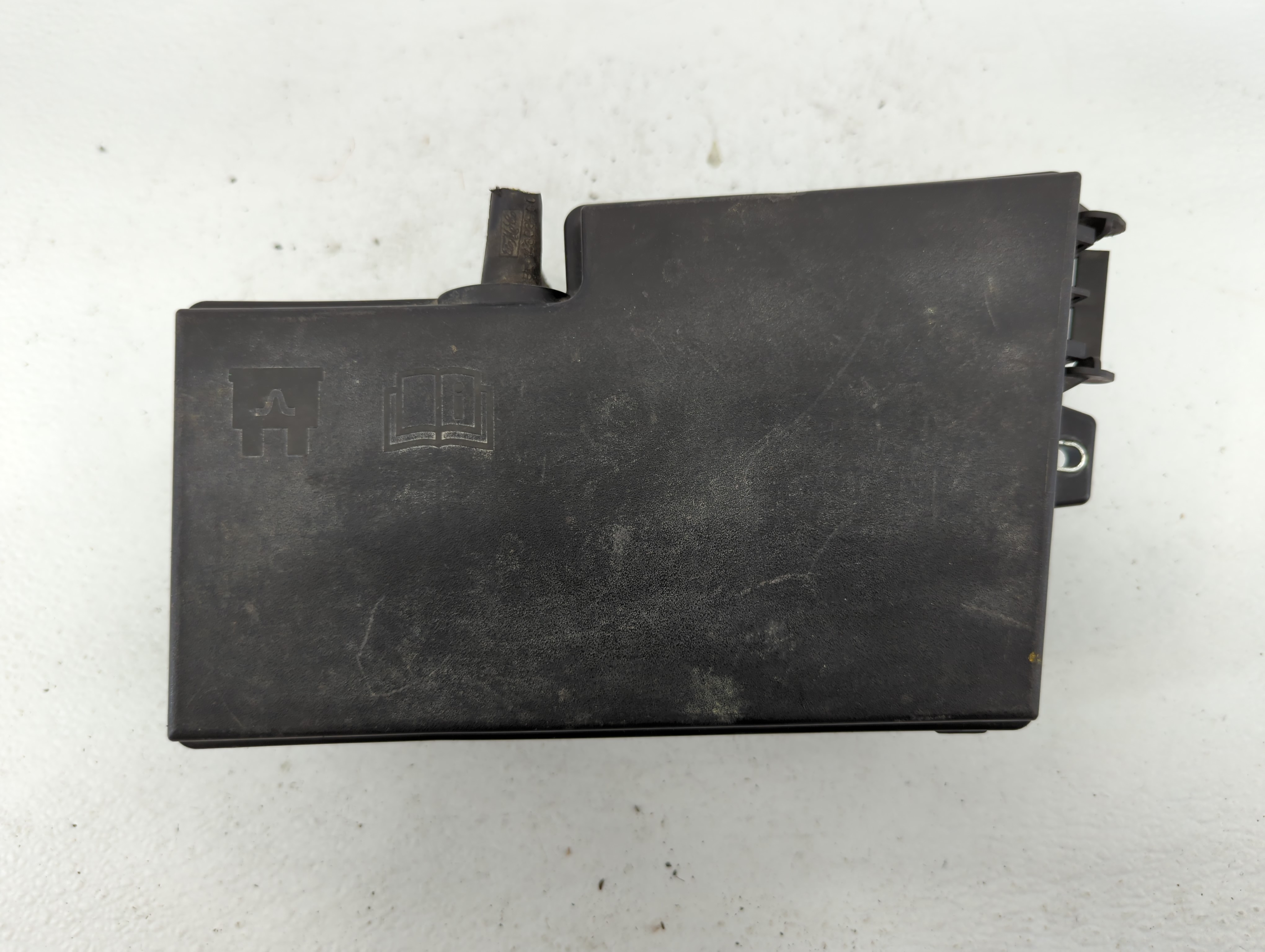 Picture of 2019-2019 Ford Escape Fusebox Fuse Box Relay Module 655216