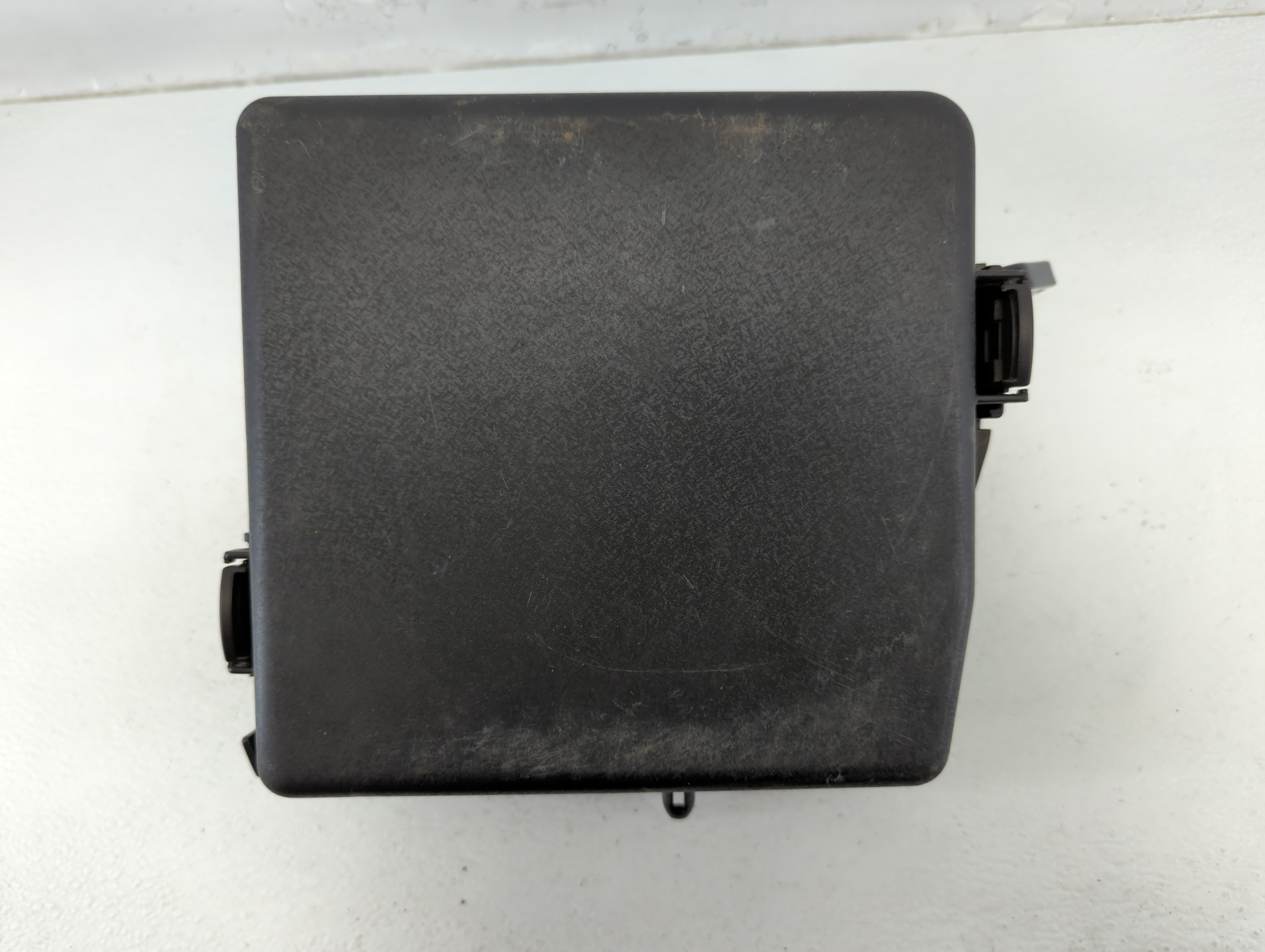 Picture of 2019-2020 Kia Sedona Fusebox Fuse Box Relay Module 91270 A9370 655421
