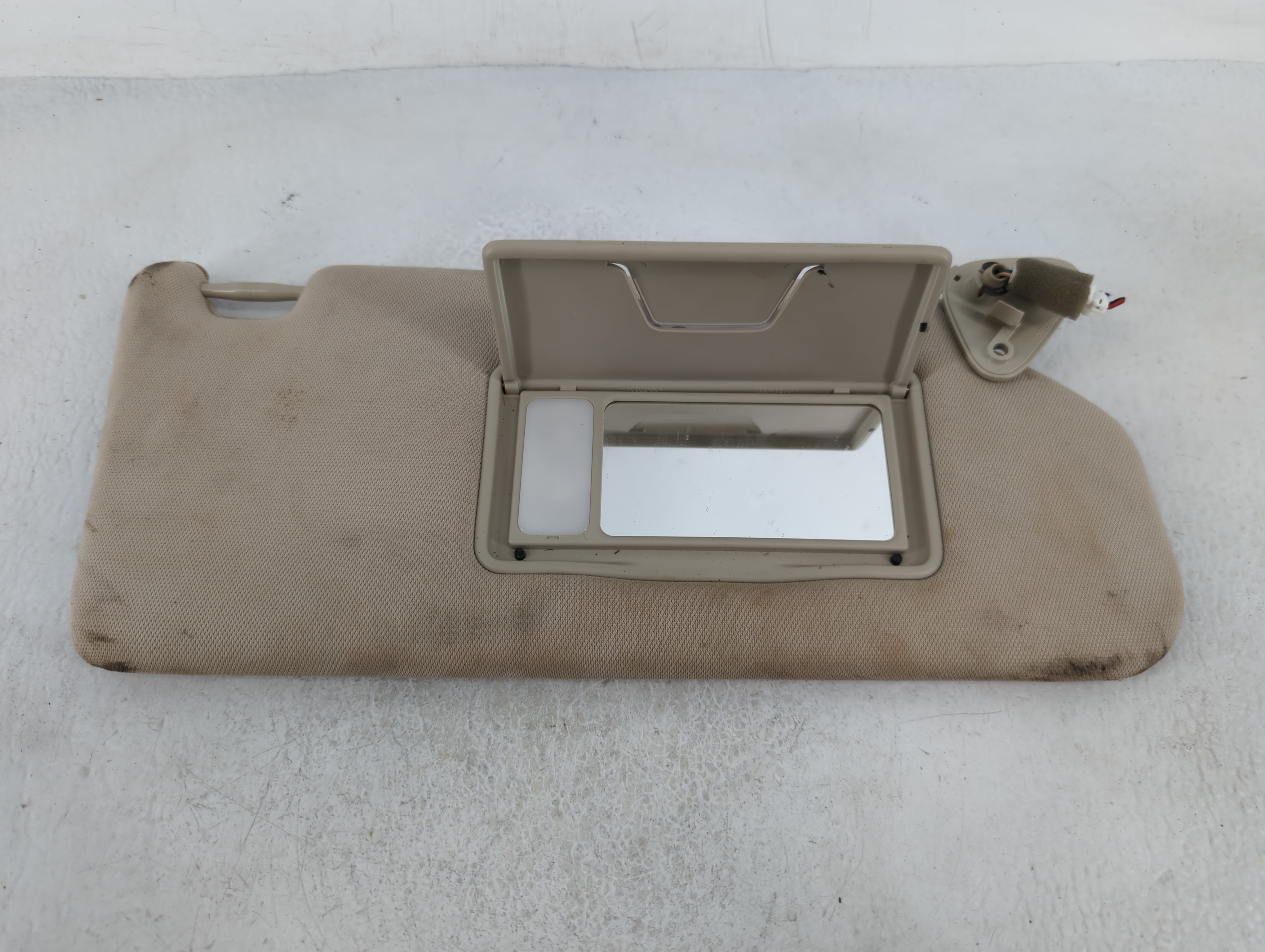 2017 Mitsubishi Outlander Passenger Sun Visor Mirror Right Sunvisor Beige 656279 - Oemusedautoparts1.com
