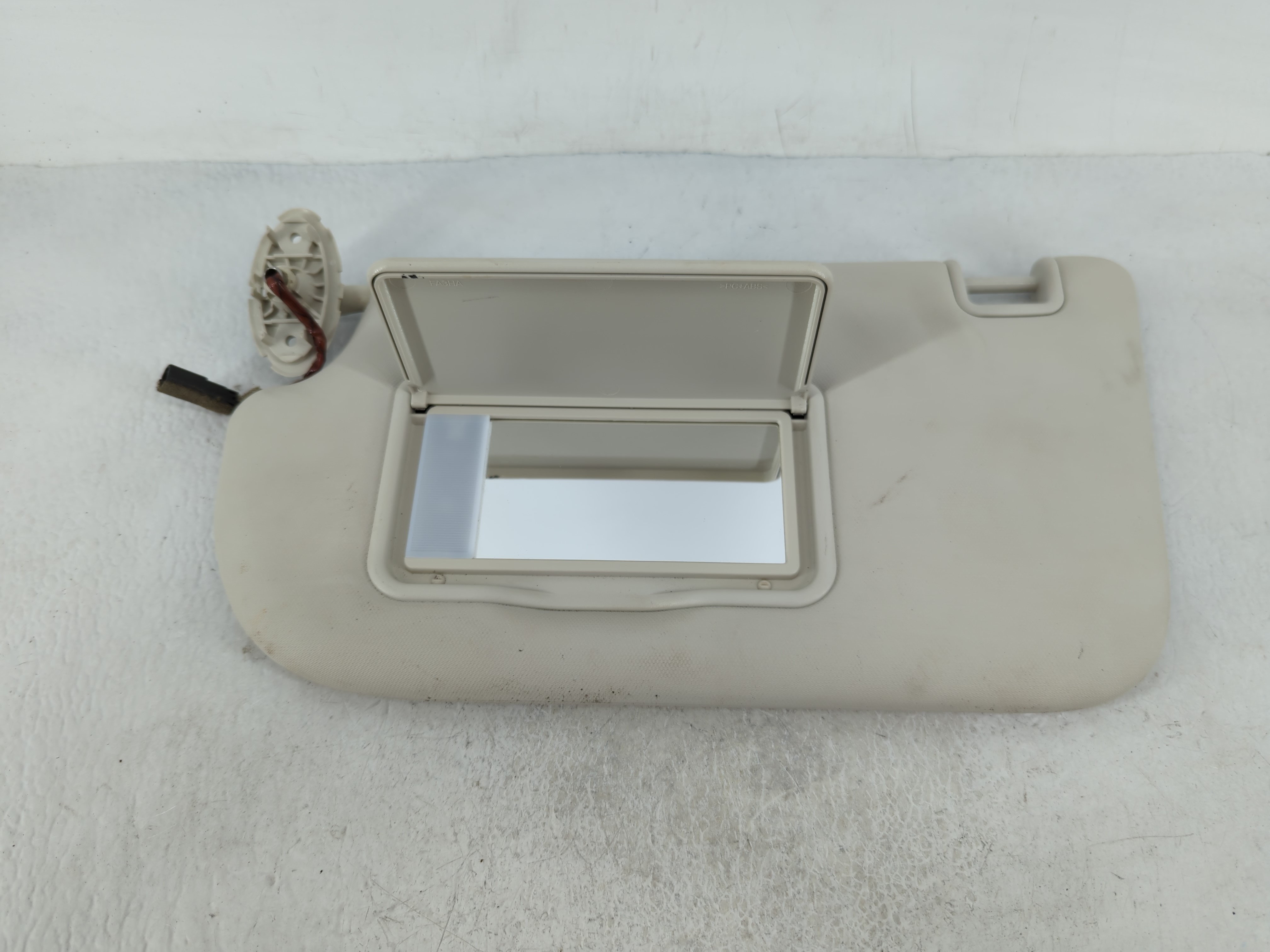 Picture of 2013-2019 Ford Escape Driver Sun Visor Mirror Left Sunvisor Ivory 656321