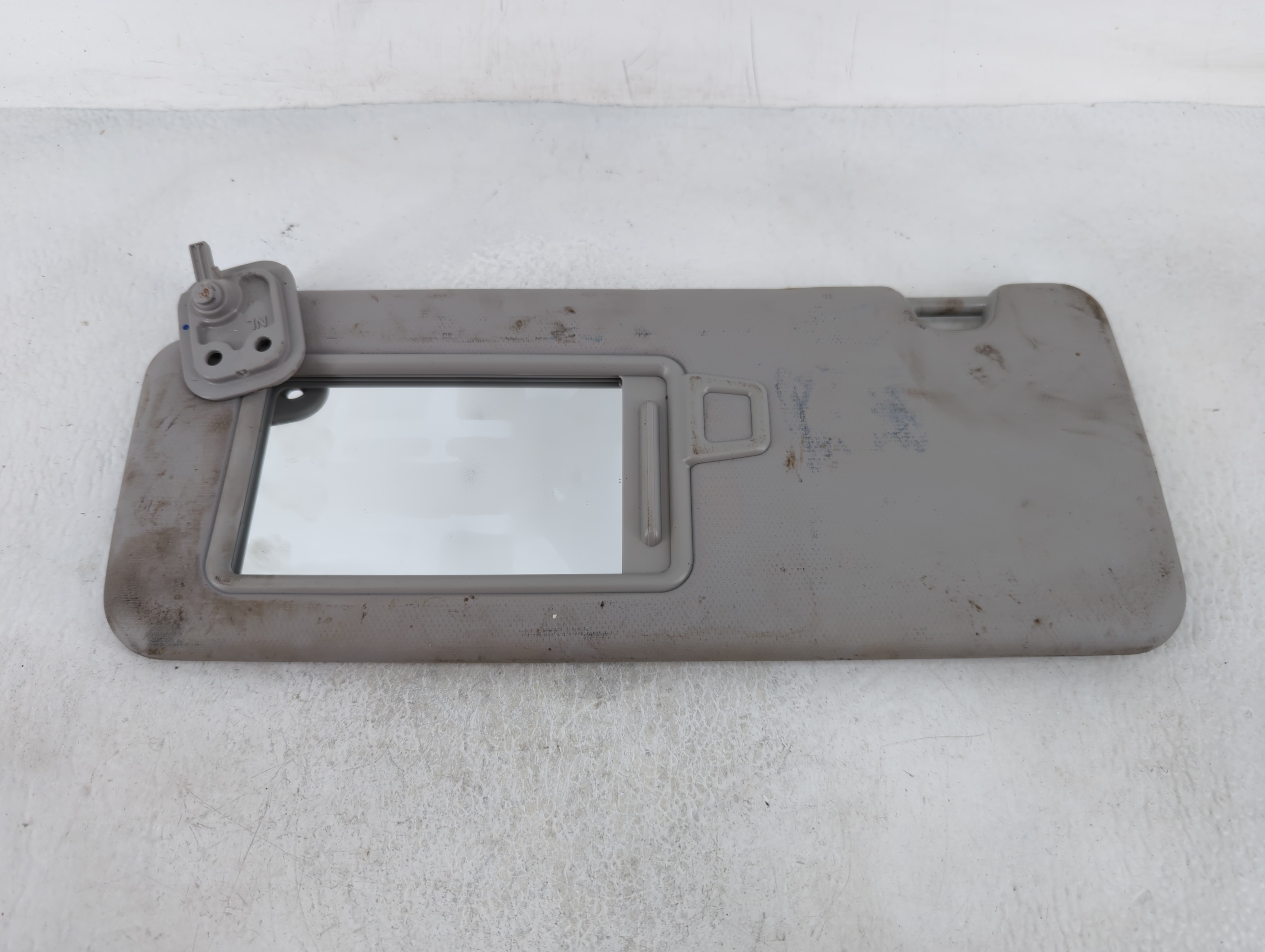 2016-2018 Hyundai Tucson Driver Sun Visor Mirror Left Sunvisor Grey 656334 - Oemusedautoparts1.com