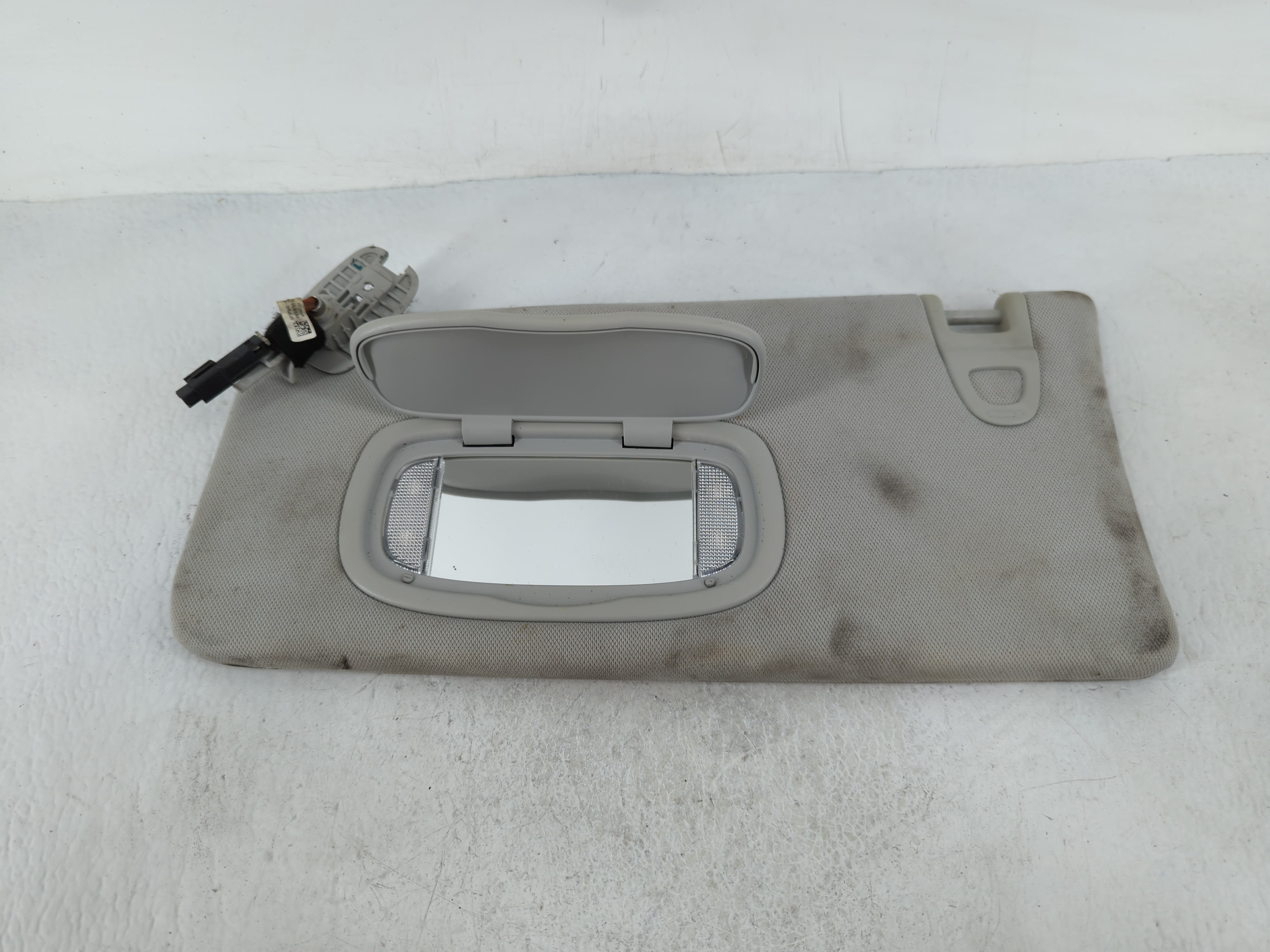 2020 Jeep Compass Driver Sun Visor Mirror Left Sunvisor Light Grey 656350 - Oemusedautoparts1.com