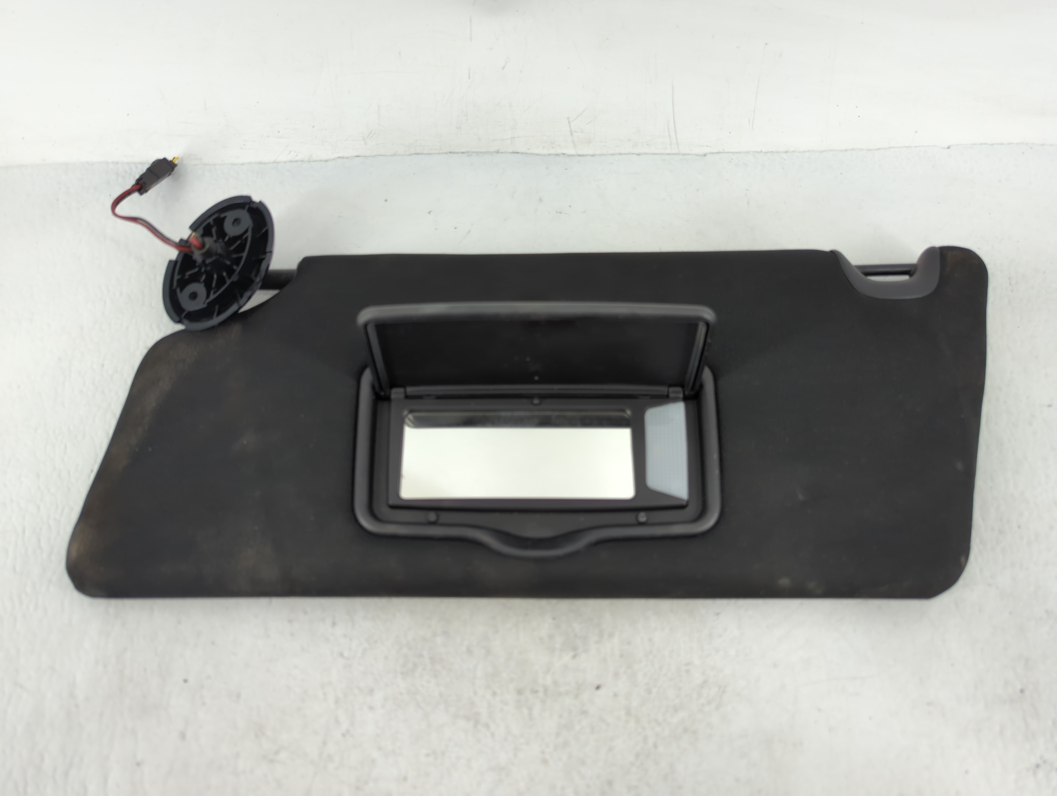 2016 Ford Explorer Driver Sun Visor Mirror Left Sunvisor Black 656411 - Oemusedautoparts1.com