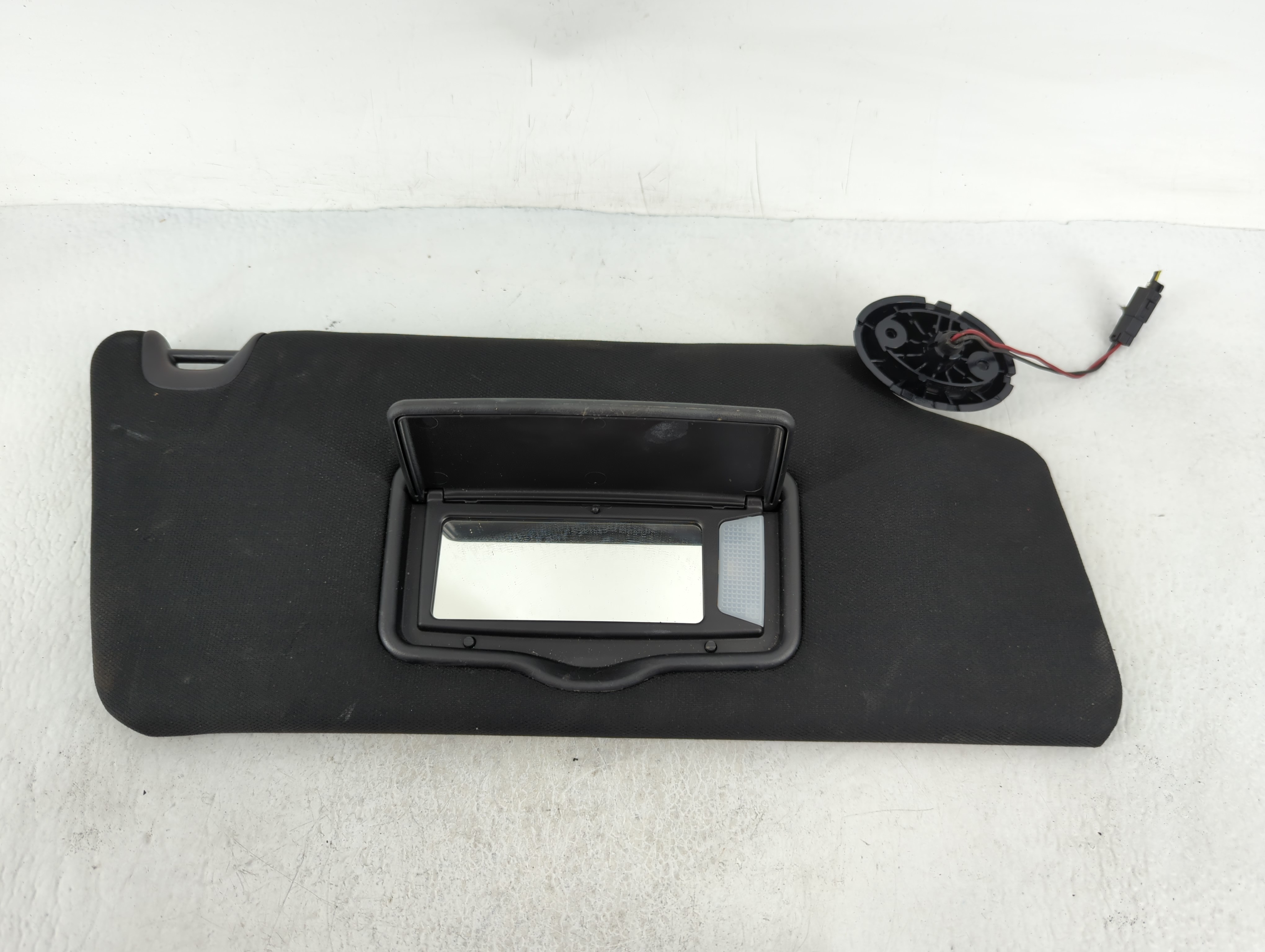 2016 Ford Explorer Passenger Sun Visor Mirror Right Sunvisor Black 656412 - Oemusedautoparts1.com