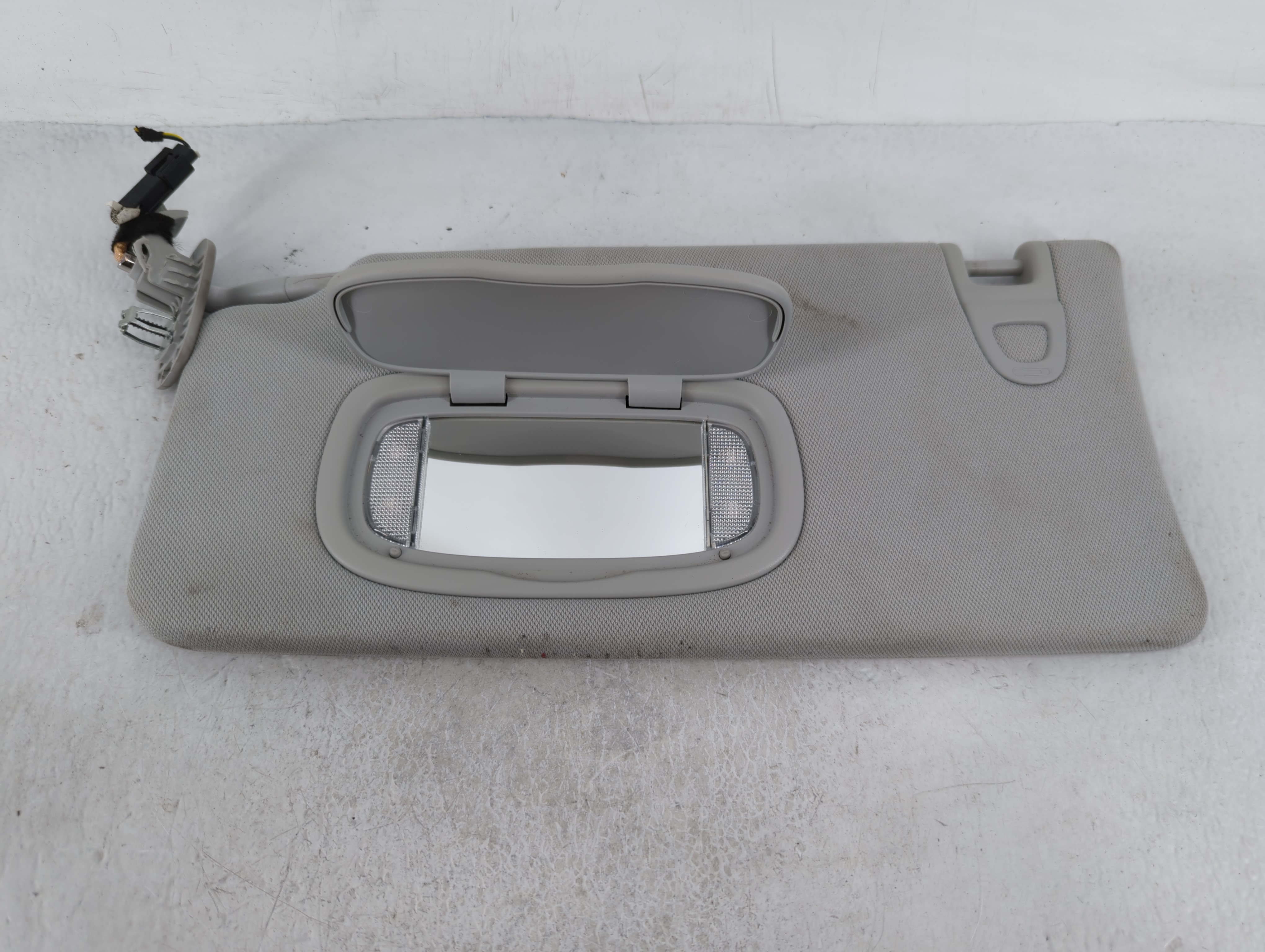 2020 Jeep Compass Driver Sun Visor Mirror Left Sunvisor Grey 656425 - Oemusedautoparts1.com