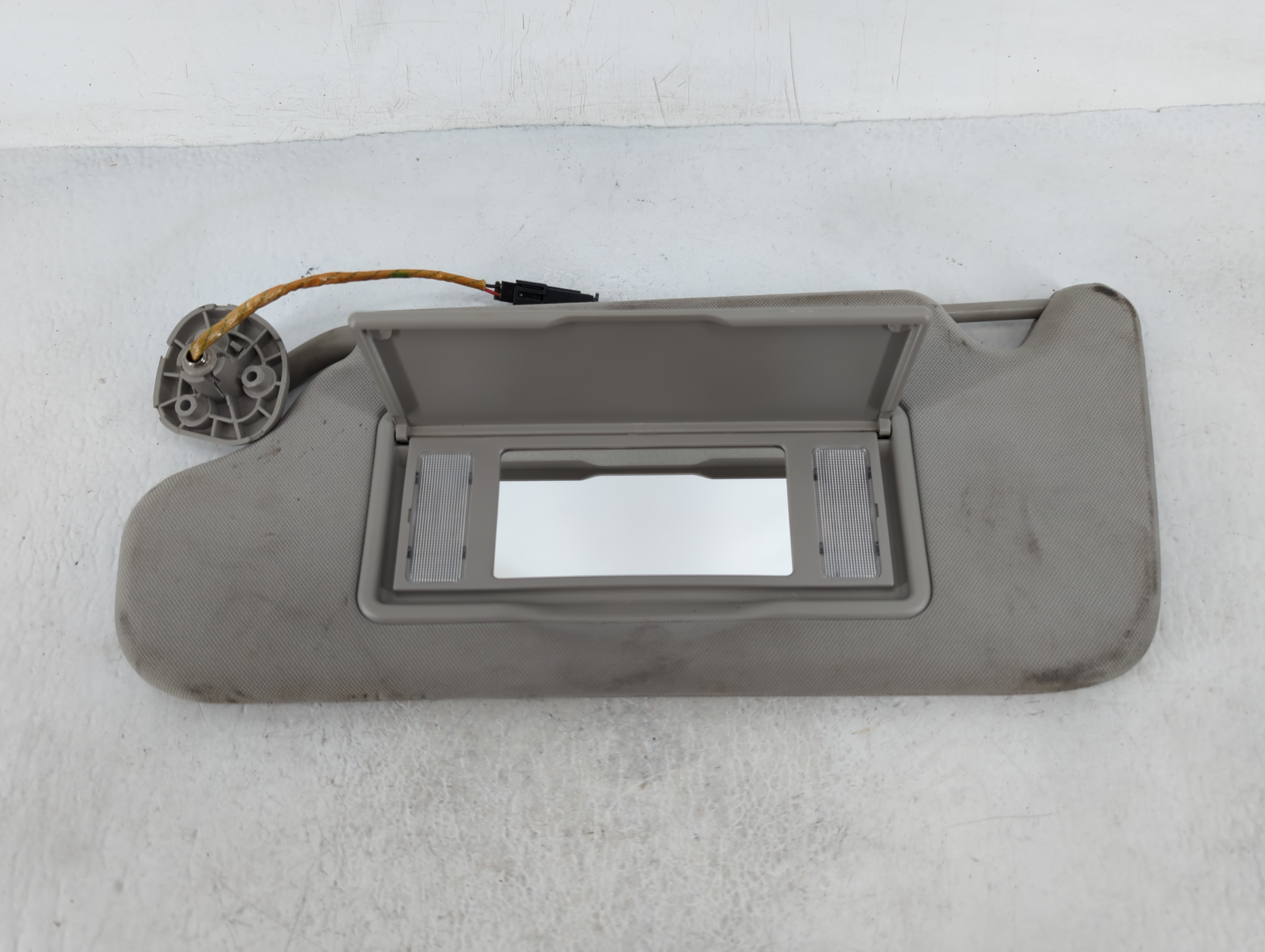 2006-2016 Chevrolet Impala Passenger Sun Visor Mirror Right Sunvisor Grey 656433 - Oemusedautoparts1.com