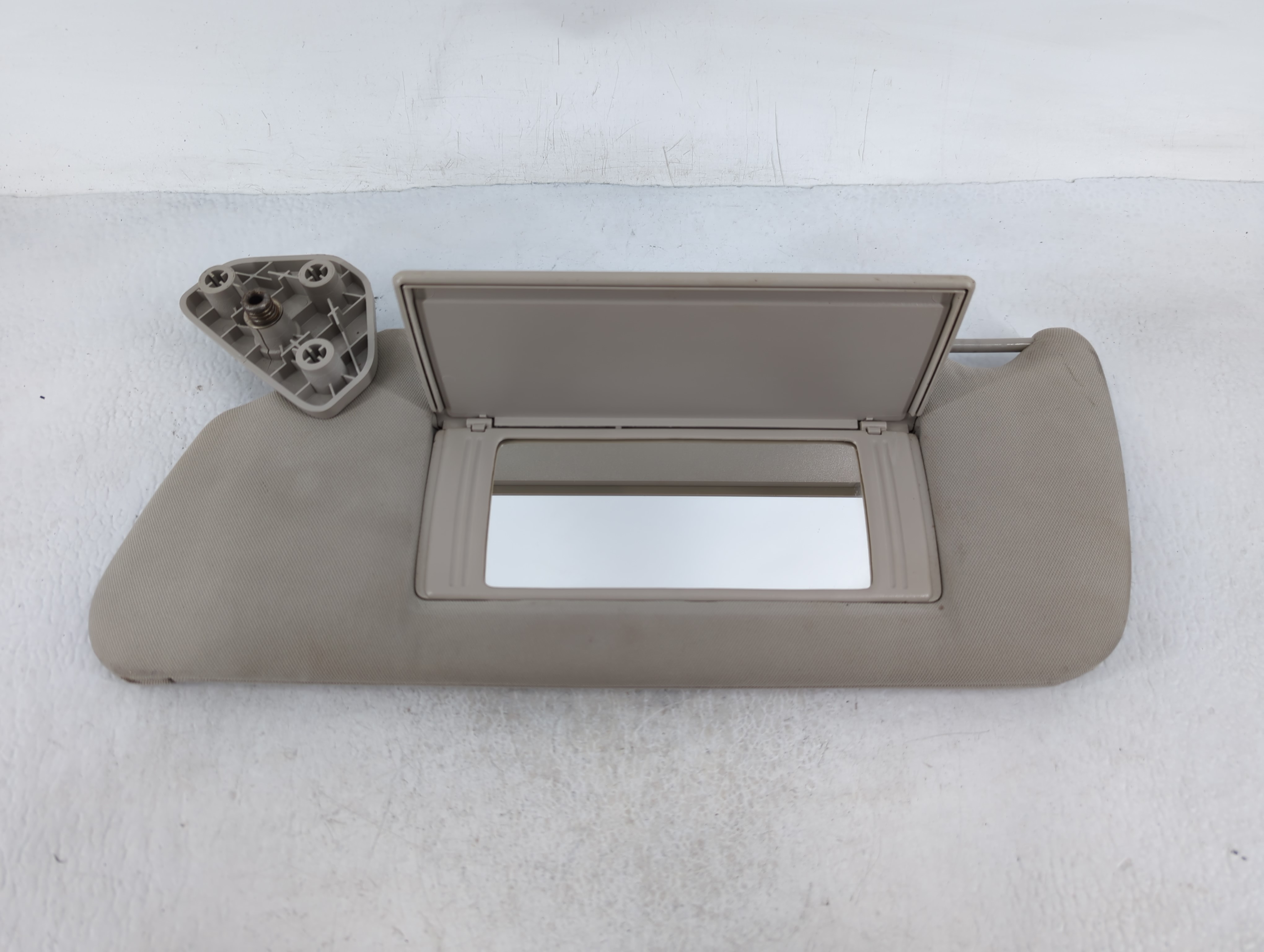 Picture of 2007 Hummer H3 Driver Sun Visor Mirror Left Sunvisor Grey 657315