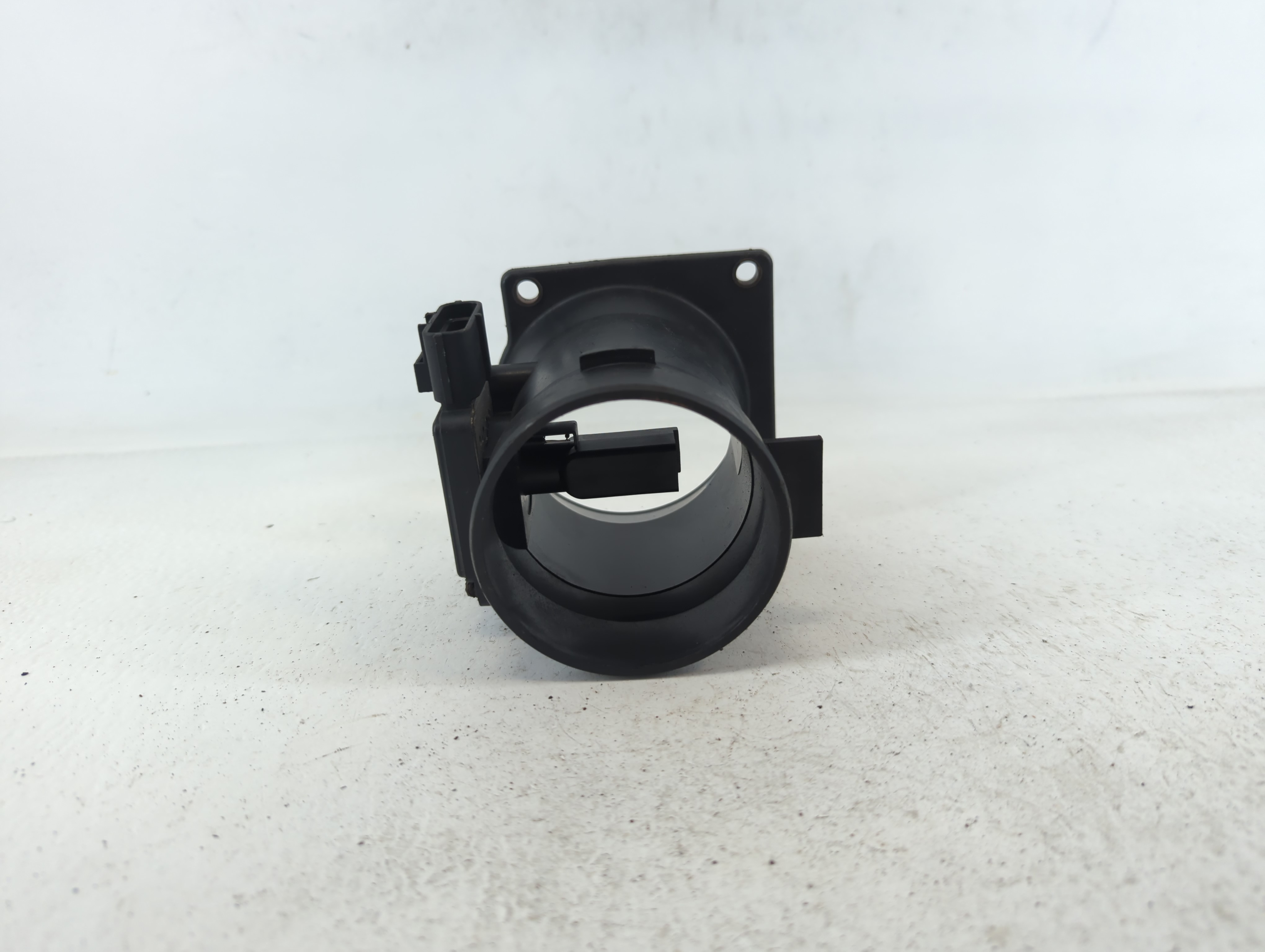Picture of 2003-2004 Mercury Grand Marquis Mass Air Flow Meter Maf 658039