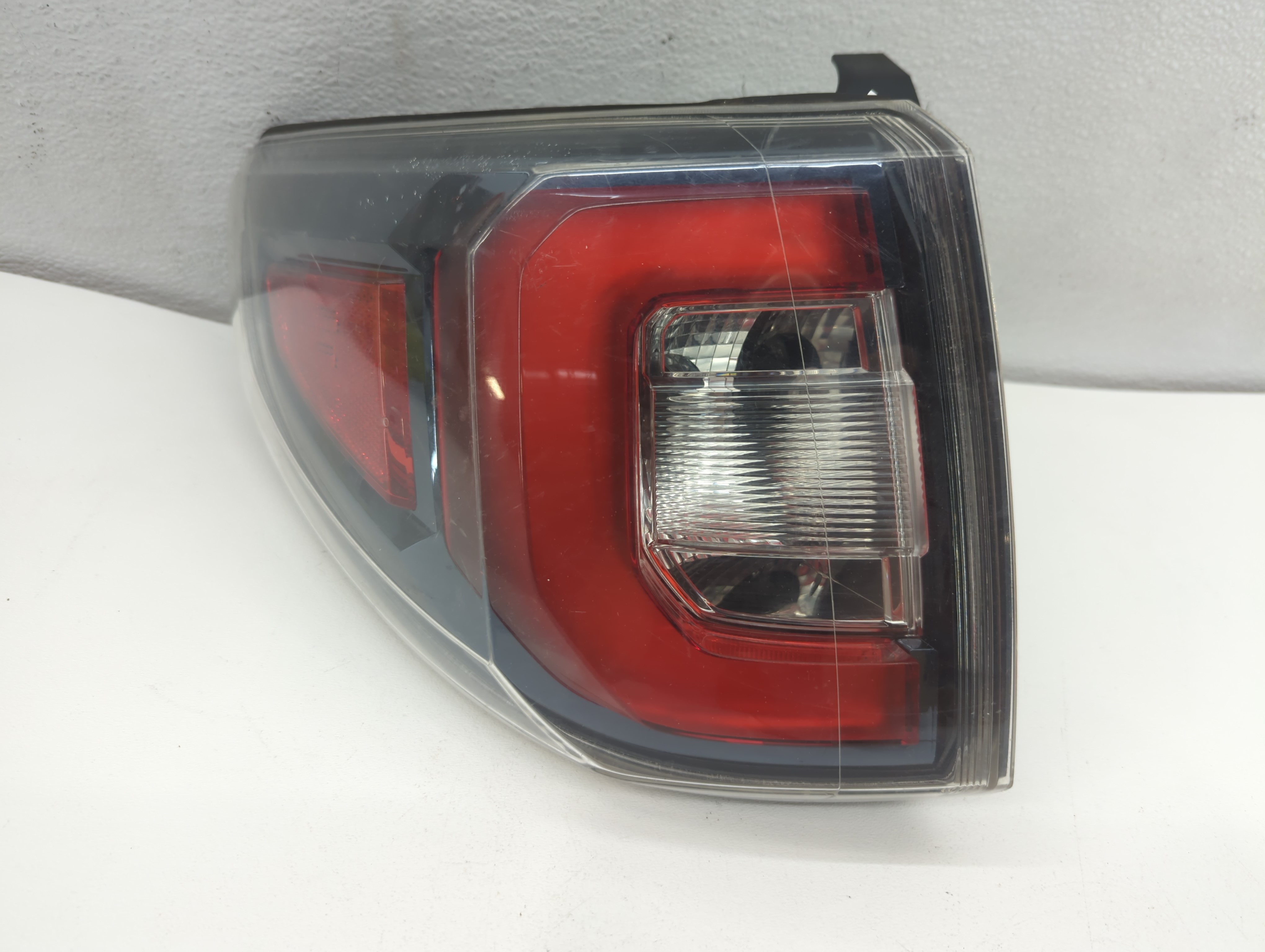 Gmc Acadia Driver Left Side View Power Door Mirror Red 660025 - Oemusedautoparts1.com