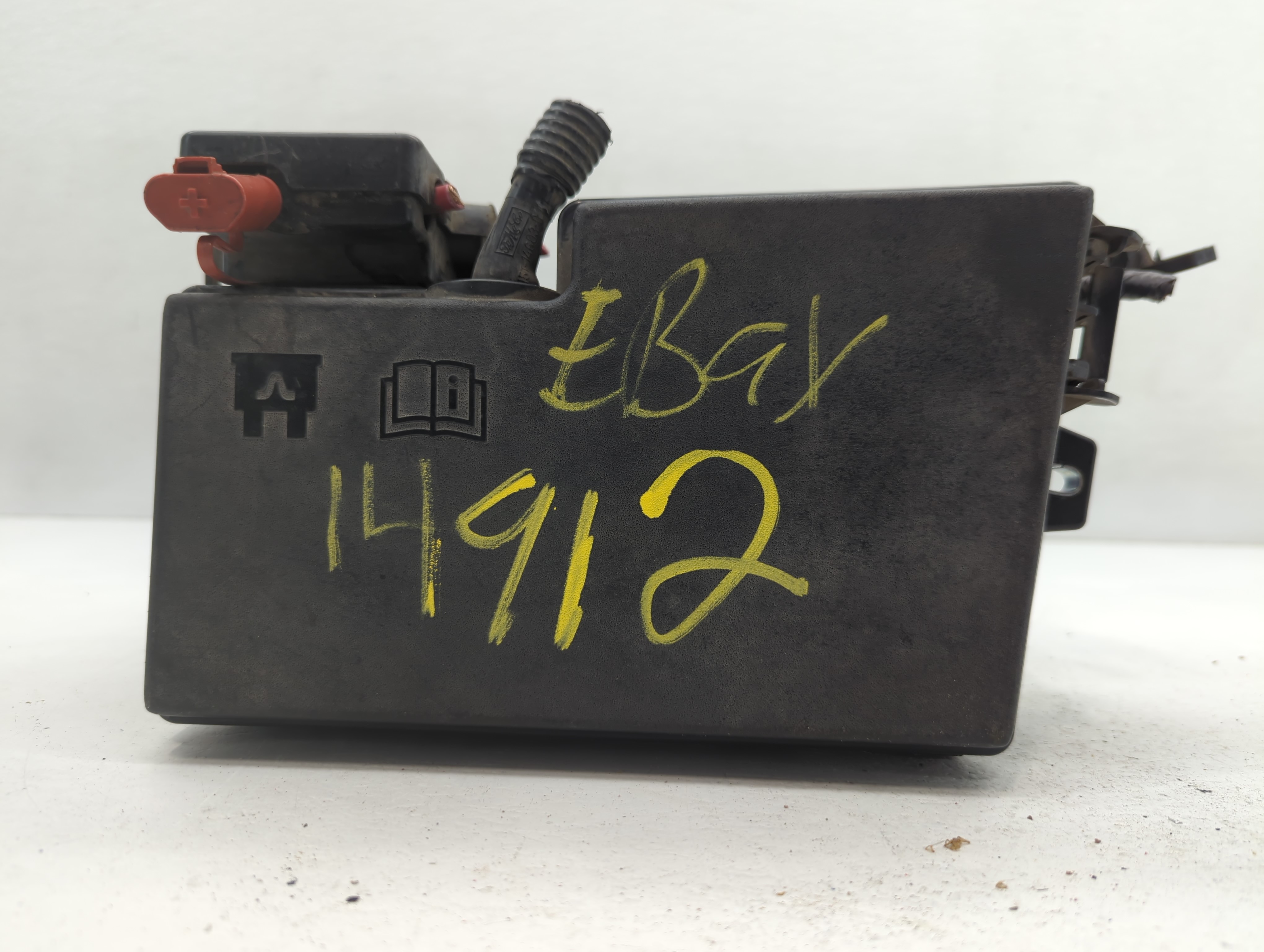 Picture of 2013-2018 Ford C-max Fusebox Fuse Box Relay Module Fv6t-14k733-acg 660136