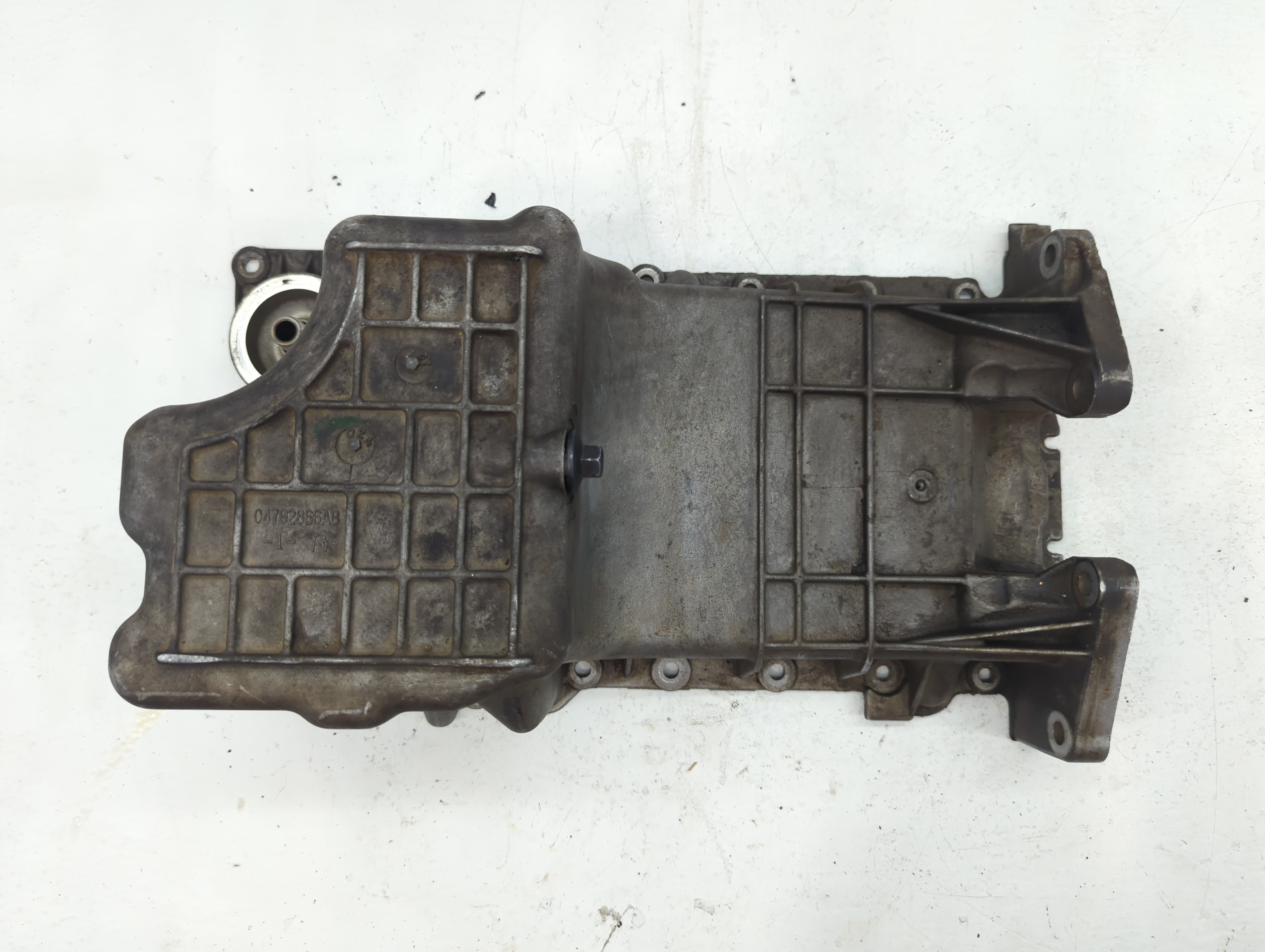 2005-2010 Chrysler 300 Engine Oil Pan 660179 - Oemusedautoparts1.com