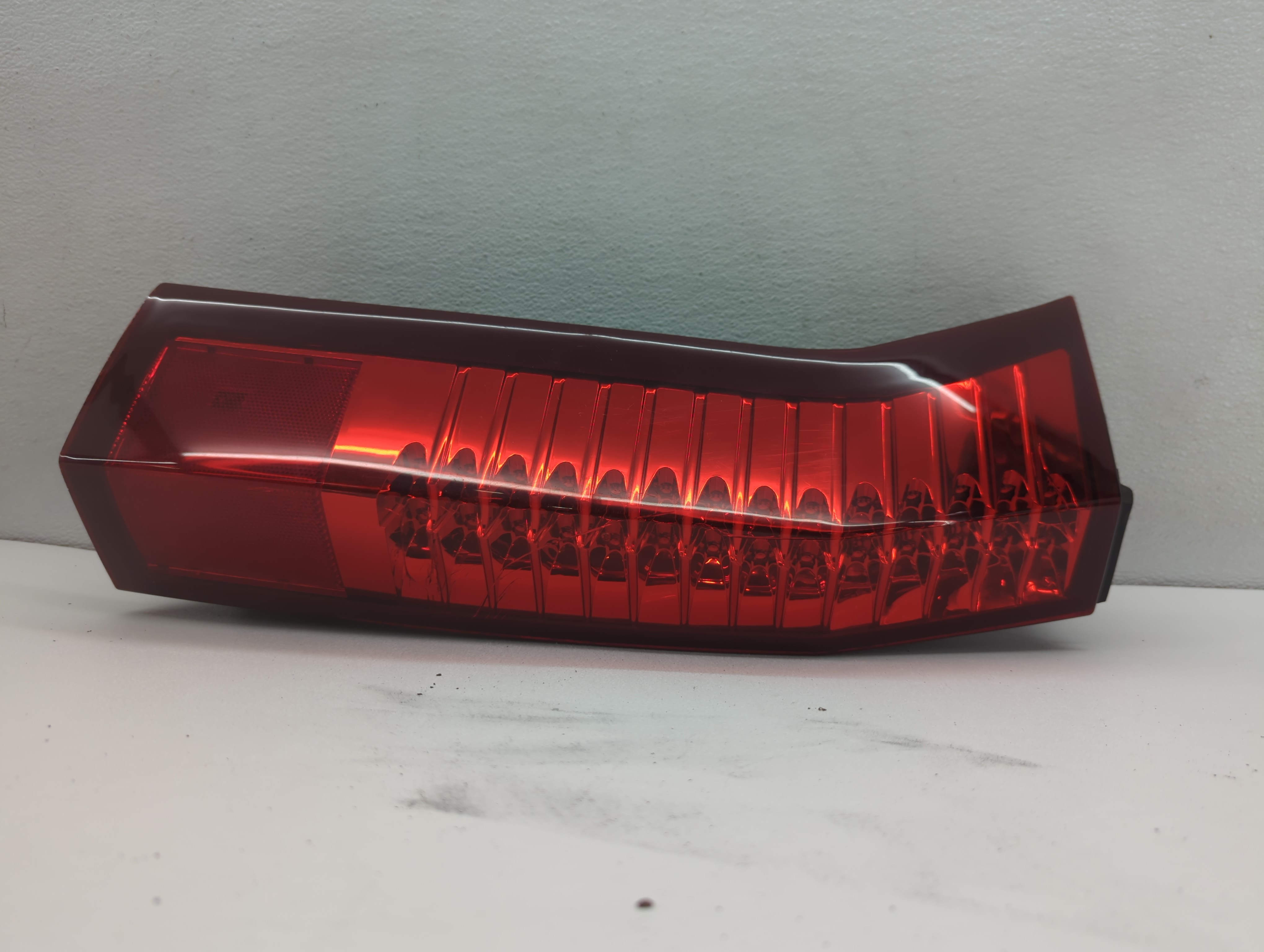 Picture of 2004-2009 Cadillac Srx Driver Left Side Tail Light Taillight Oem 661756