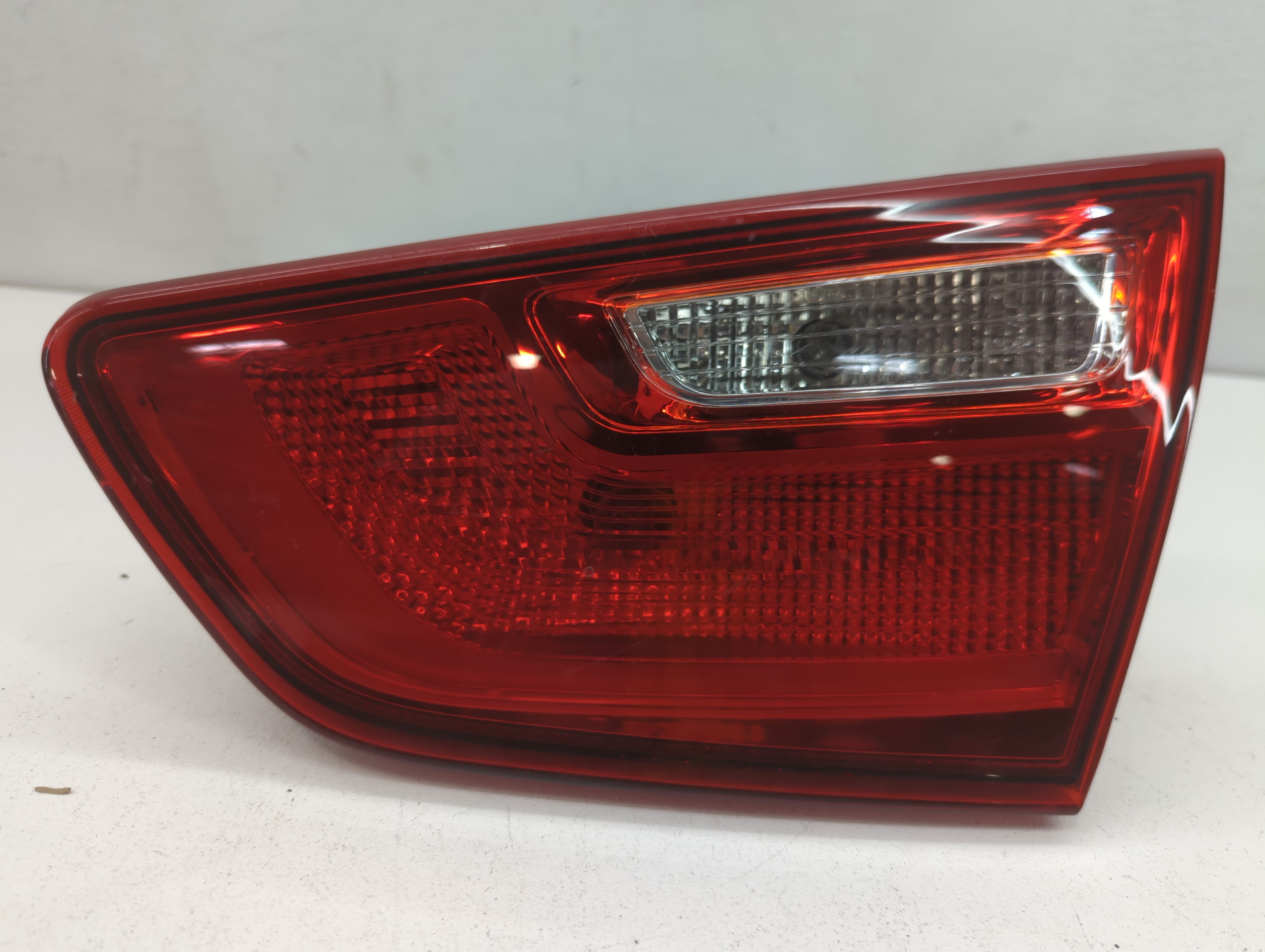 Picture of 2014-2015 Kia Optima Driver Left Side Tail Light Taillight Oem 662252