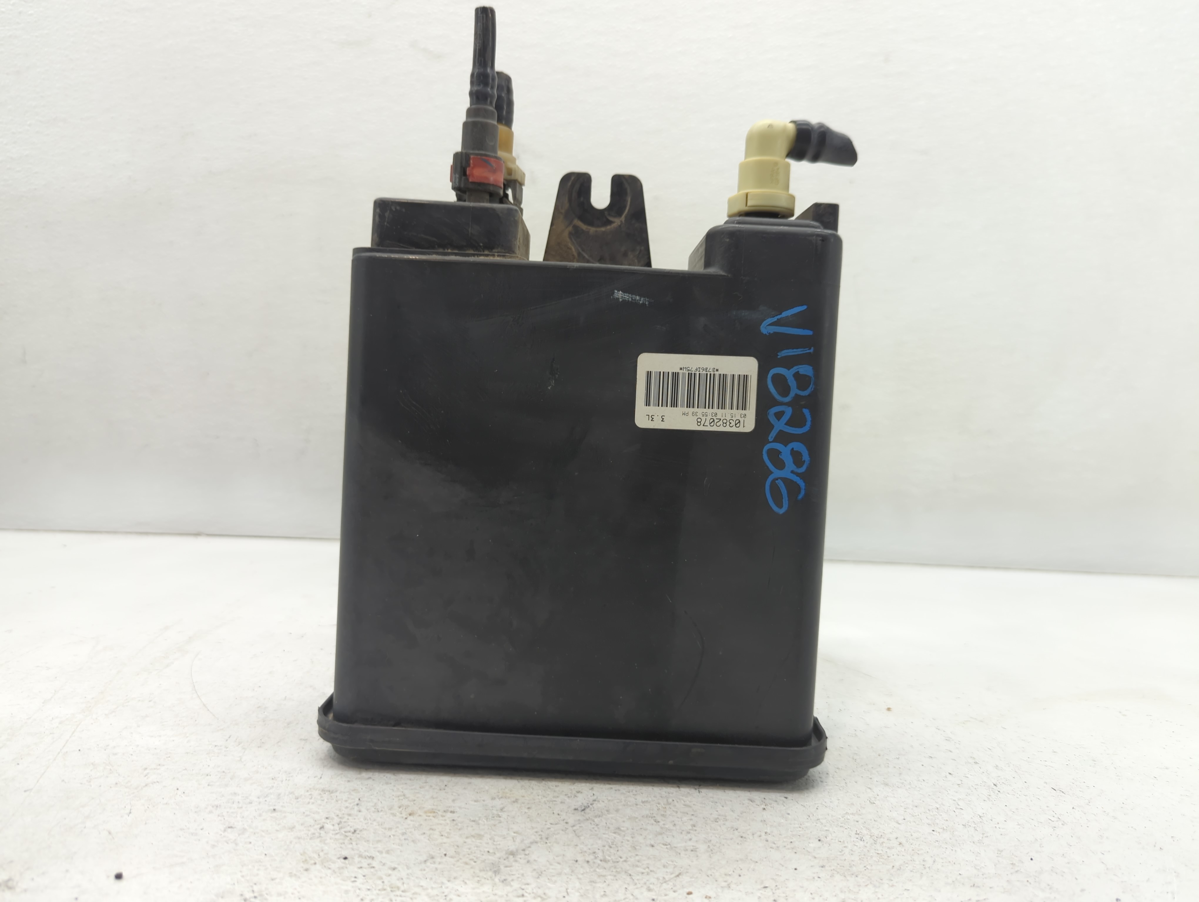 Picture of 2011 Gmc Yukon Xl Fuel Vapor Charcoal Canister 662954
