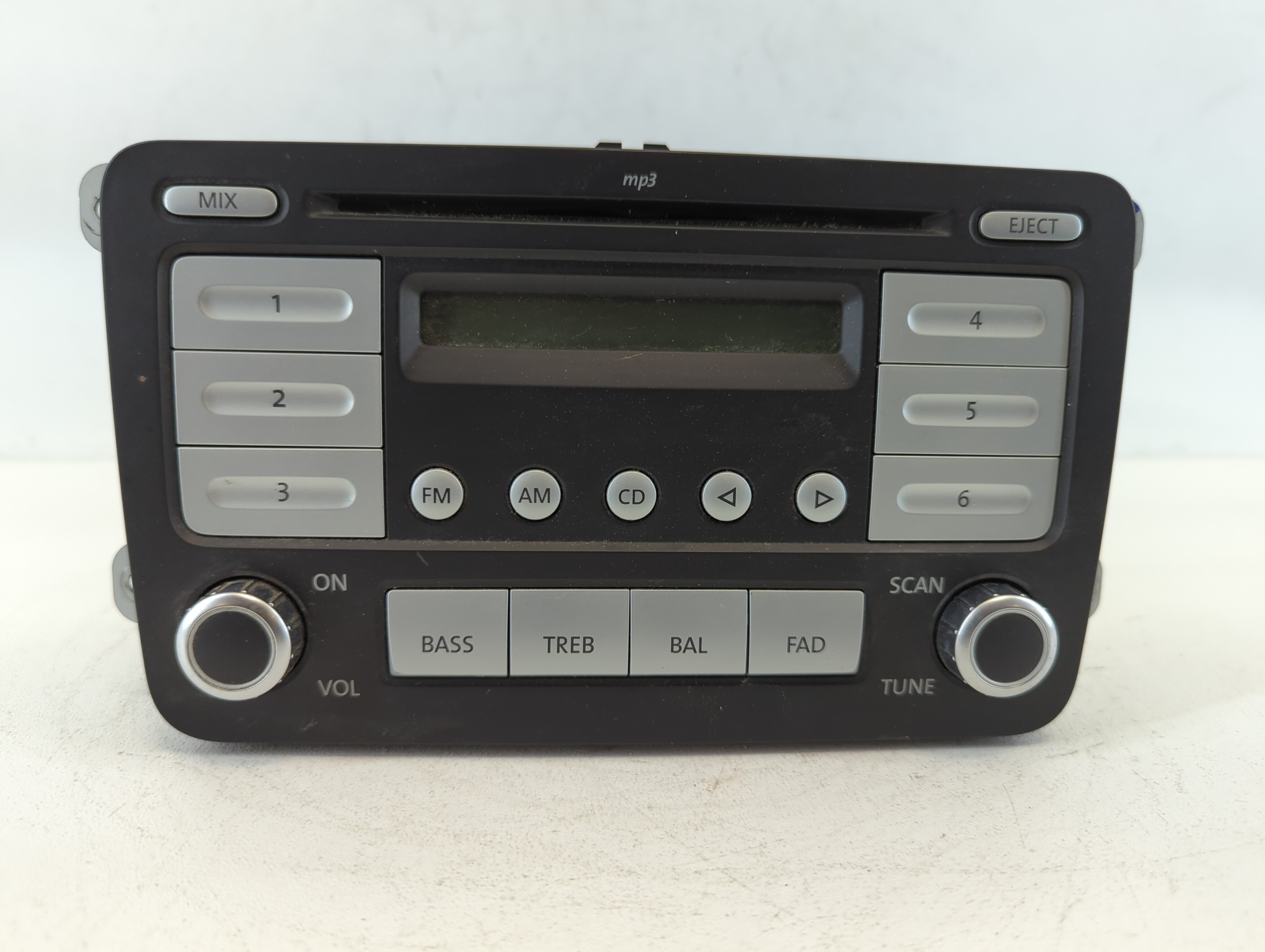 2009-2017 Volkswagen Tiguan Am Fm Cd Player Radio Receiver 663145 - Oemusedautoparts1.com