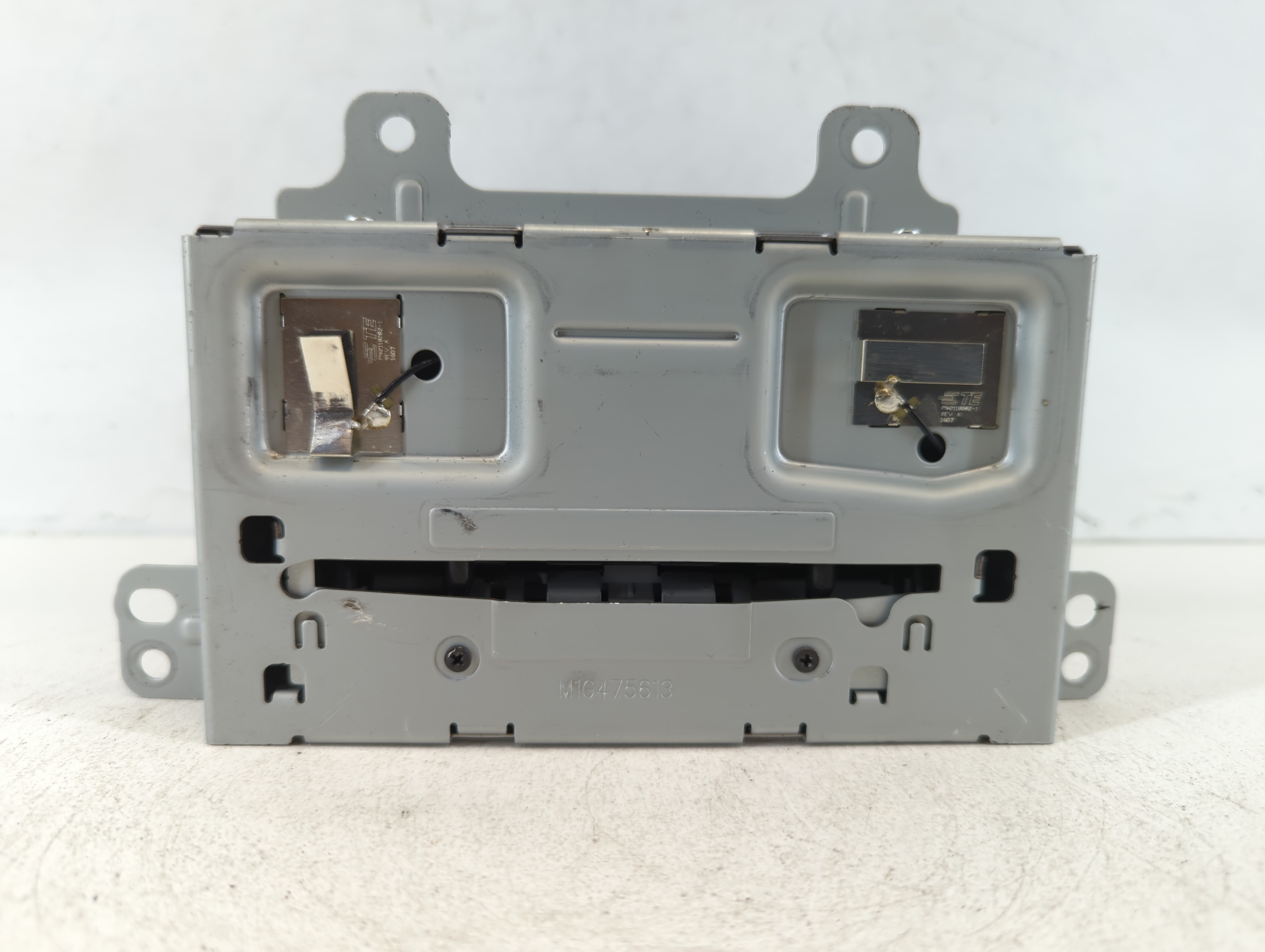 2015-2016 Chevrolet Cruze Am Fm Cd Player Radio Receiver 663202 - Oemusedautoparts1.com