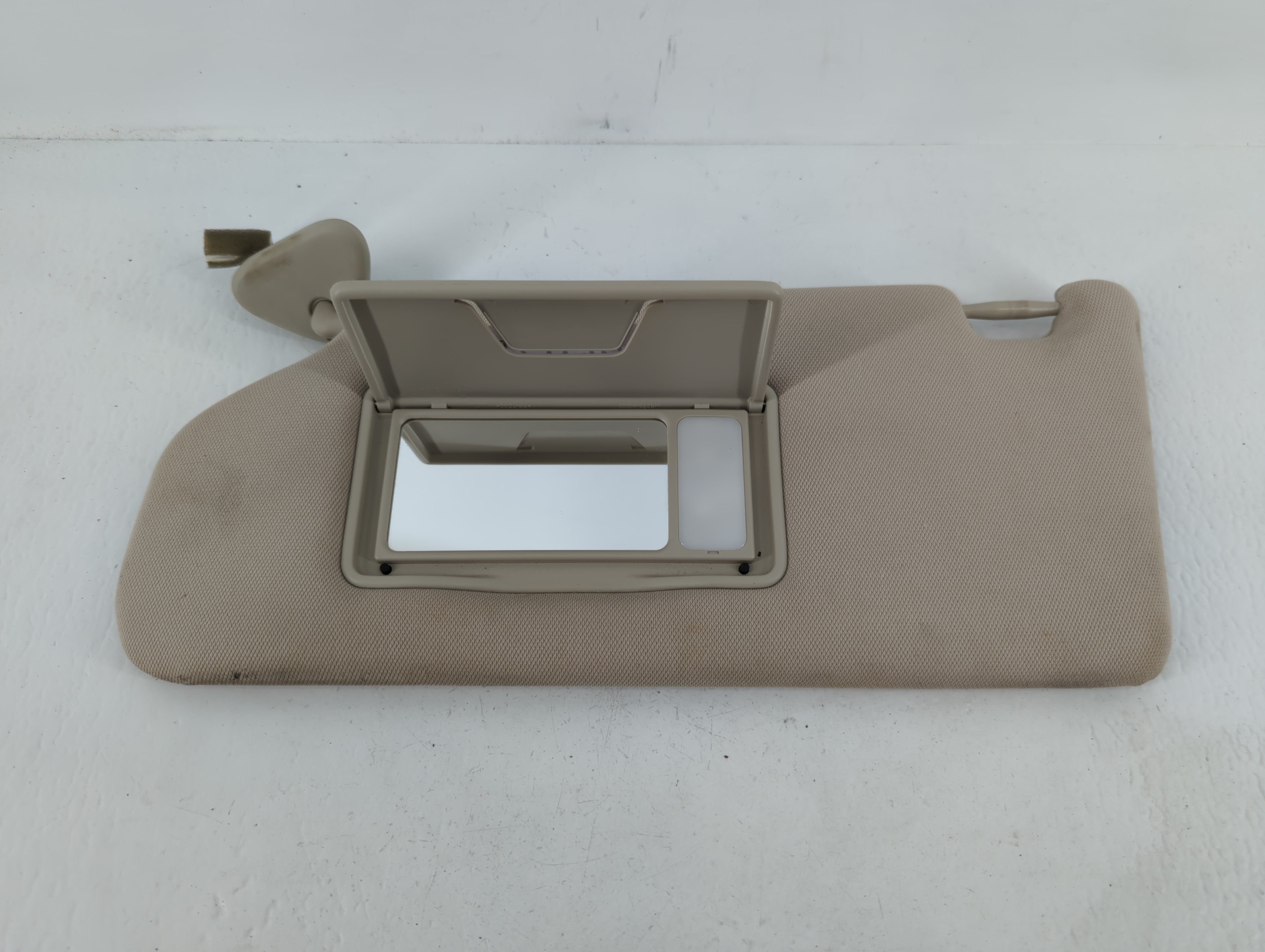 2017 Mitsubishi Outlander Driver Sun Visor Mirror Left Sunvisor 663587 - Oemusedautoparts1.com