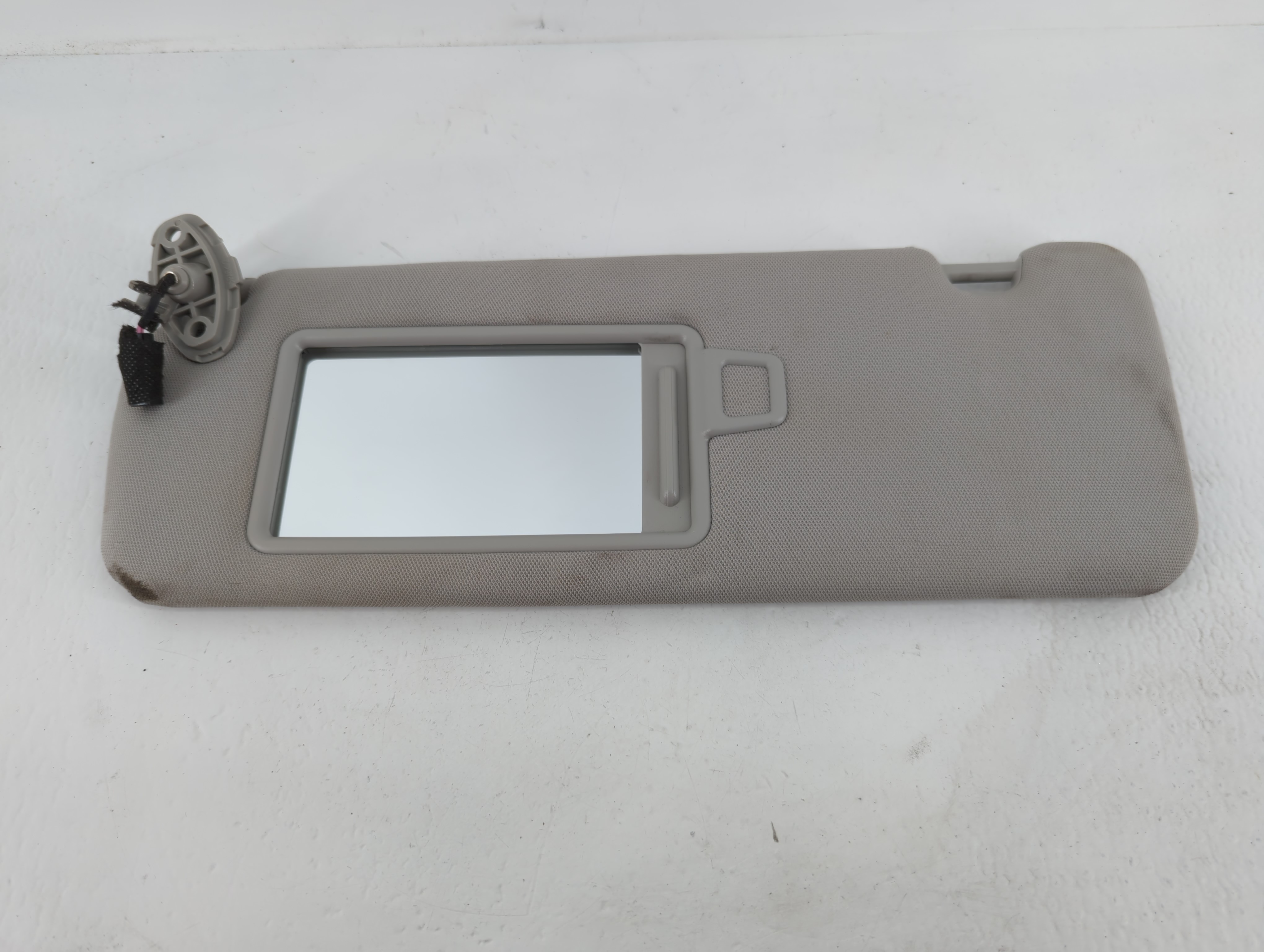 Picture of 2016-2020 Kia Sorento Driver Sun Visor Mirror Left Sunvisor Grey 663886