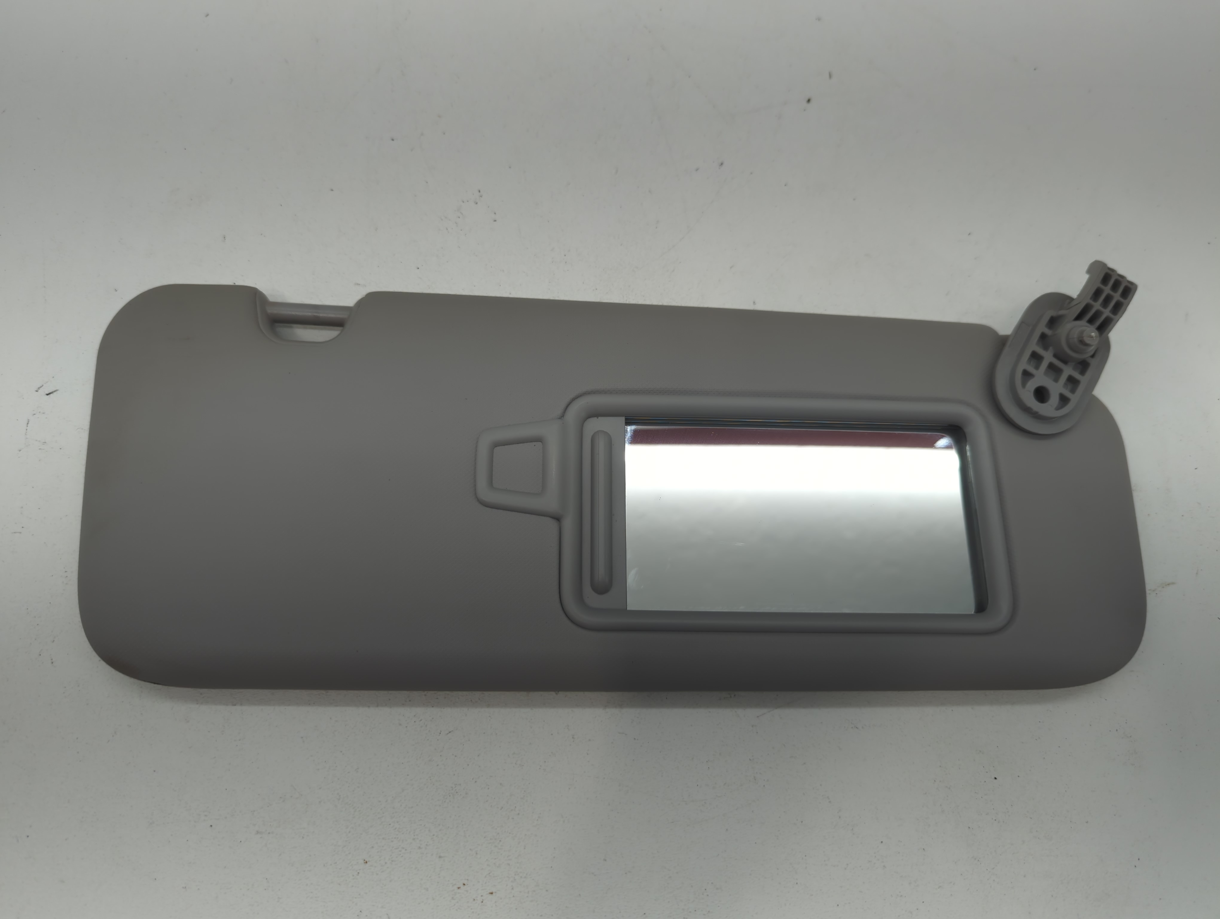 2017-2020 Hyundai Elantra Passenger Sun Visor Mirror Right Sunvisor 665351 - Oemusedautoparts1.com