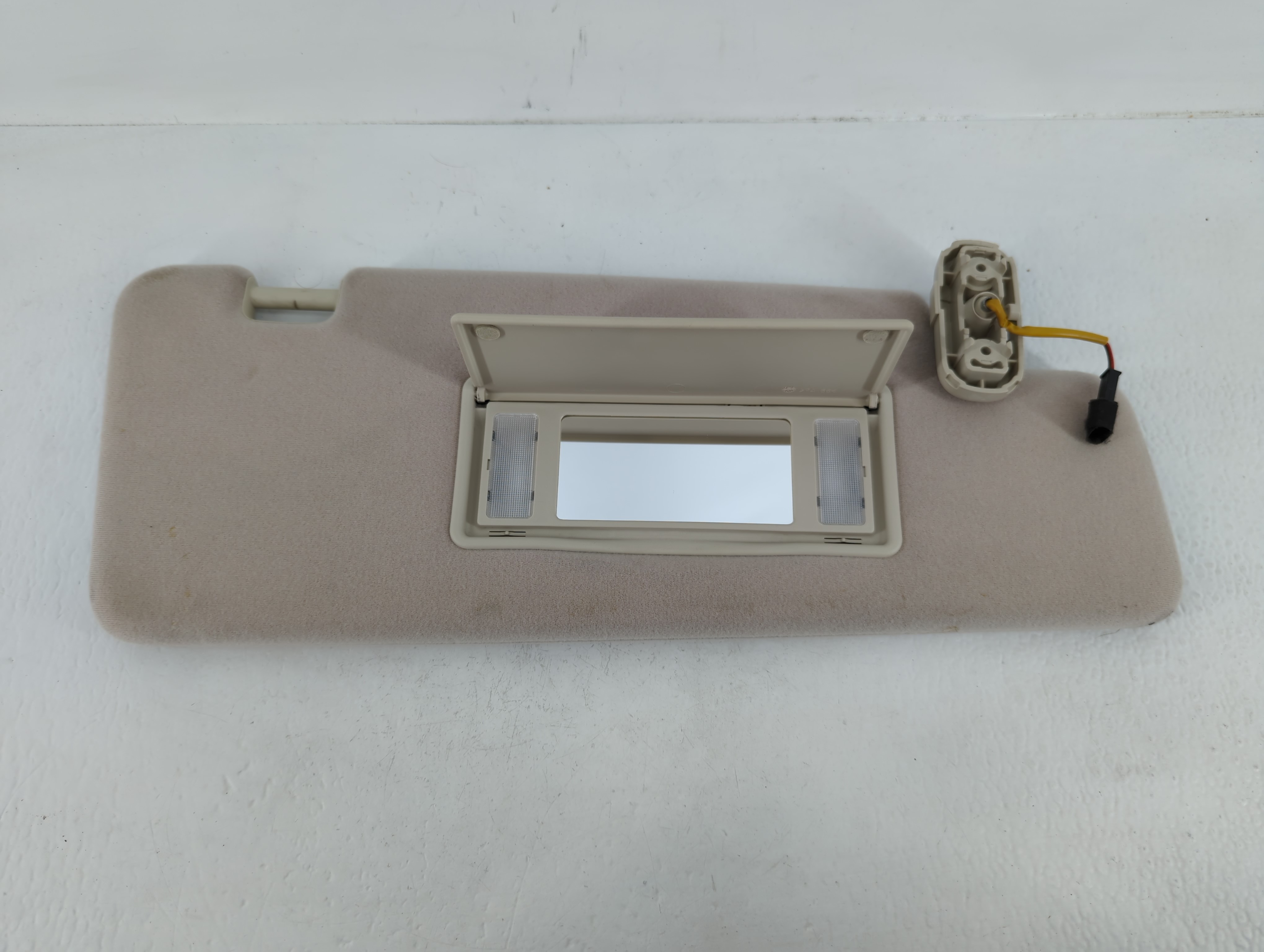 Picture of 2006 Land Rover Range Rover Sport Passenger Sun Visor Mirror Right Sunvisor 666207