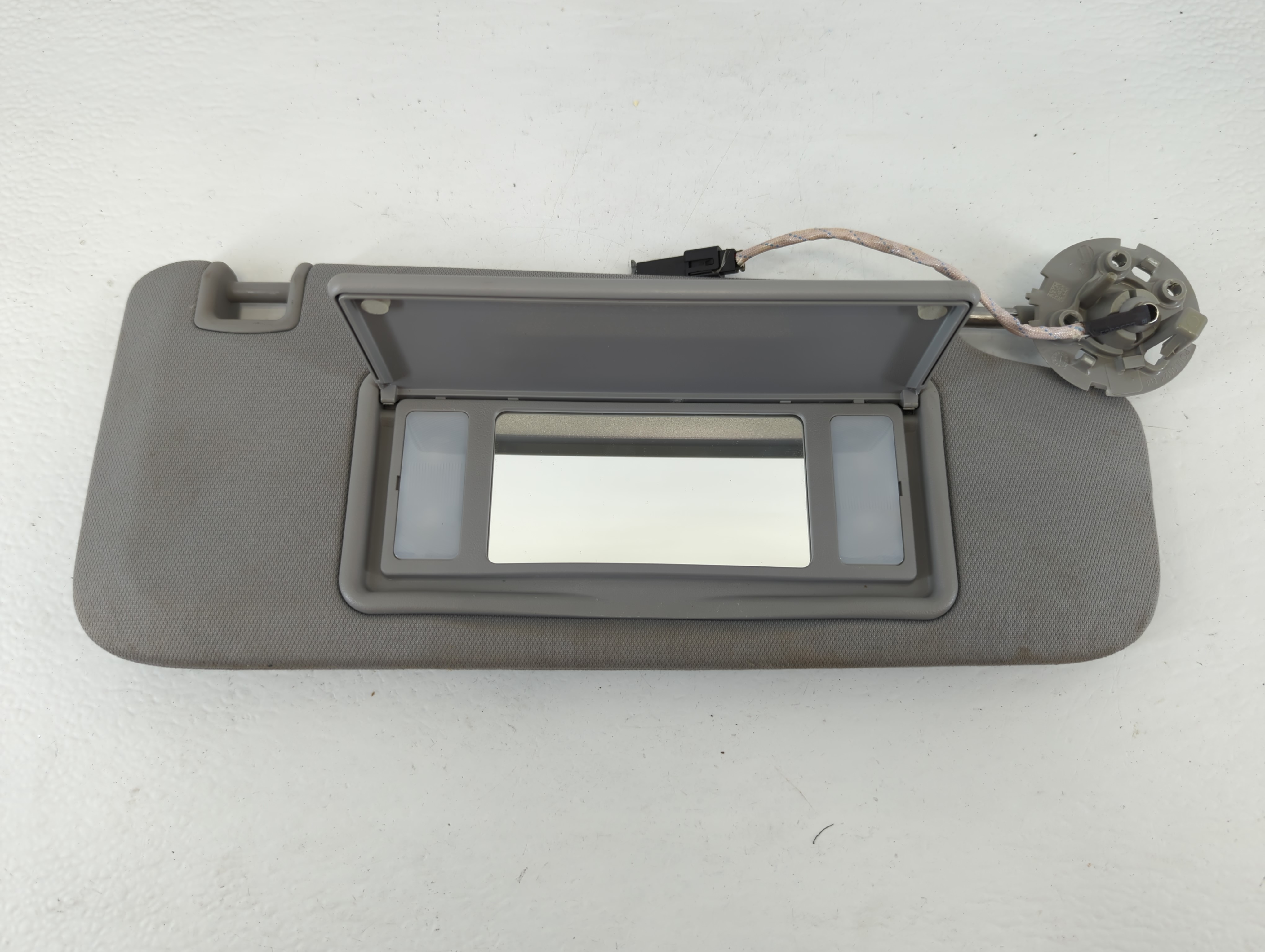 Picture of 2016-2021 Chevrolet Malibu Passenger Sun Visor Mirror Right Sunvisor Gray 666522