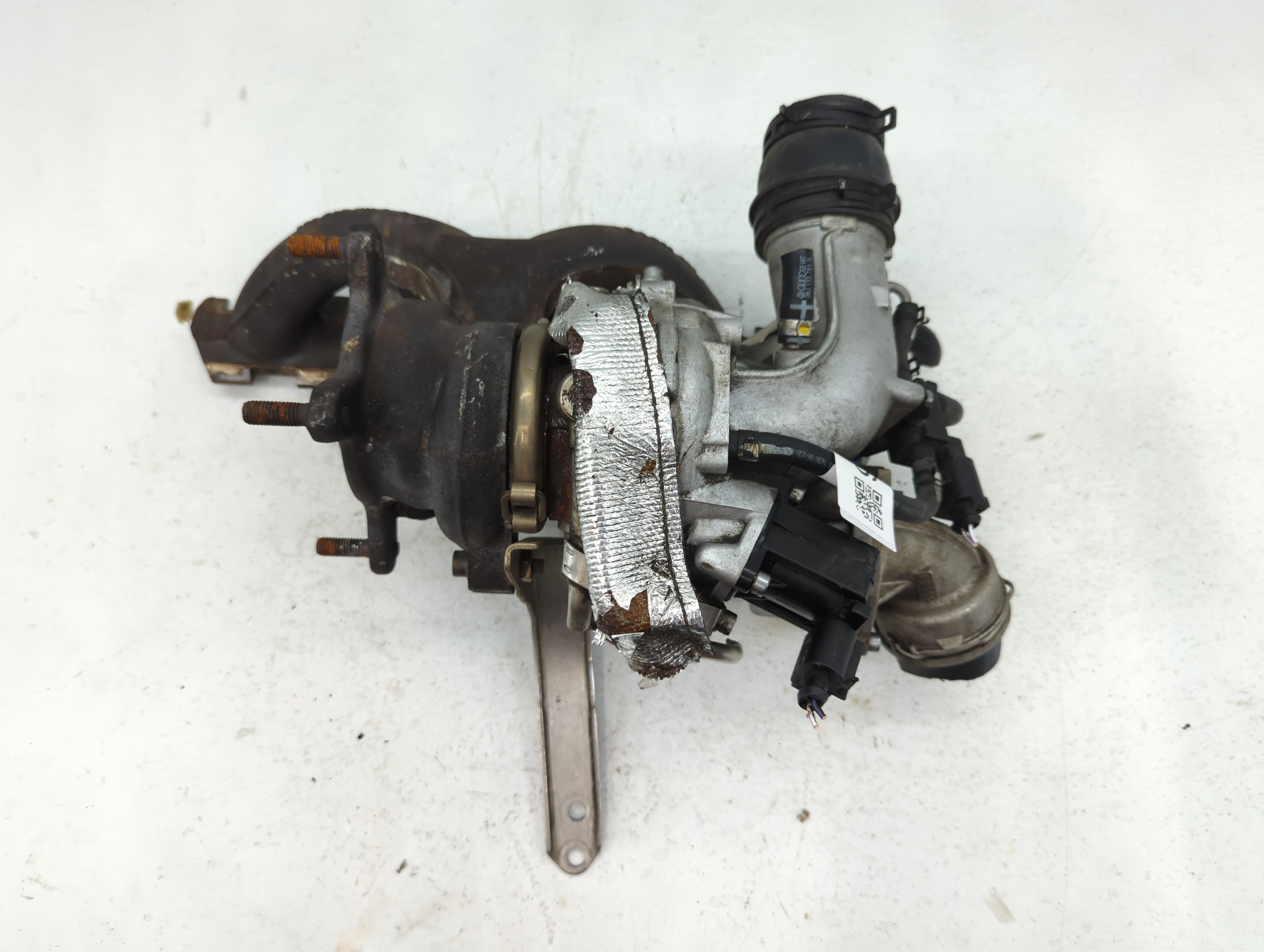 Picture of 2009 Volkswagen Tiguan Turbocharger Exhaust Manifold With Turbo Charger 666646