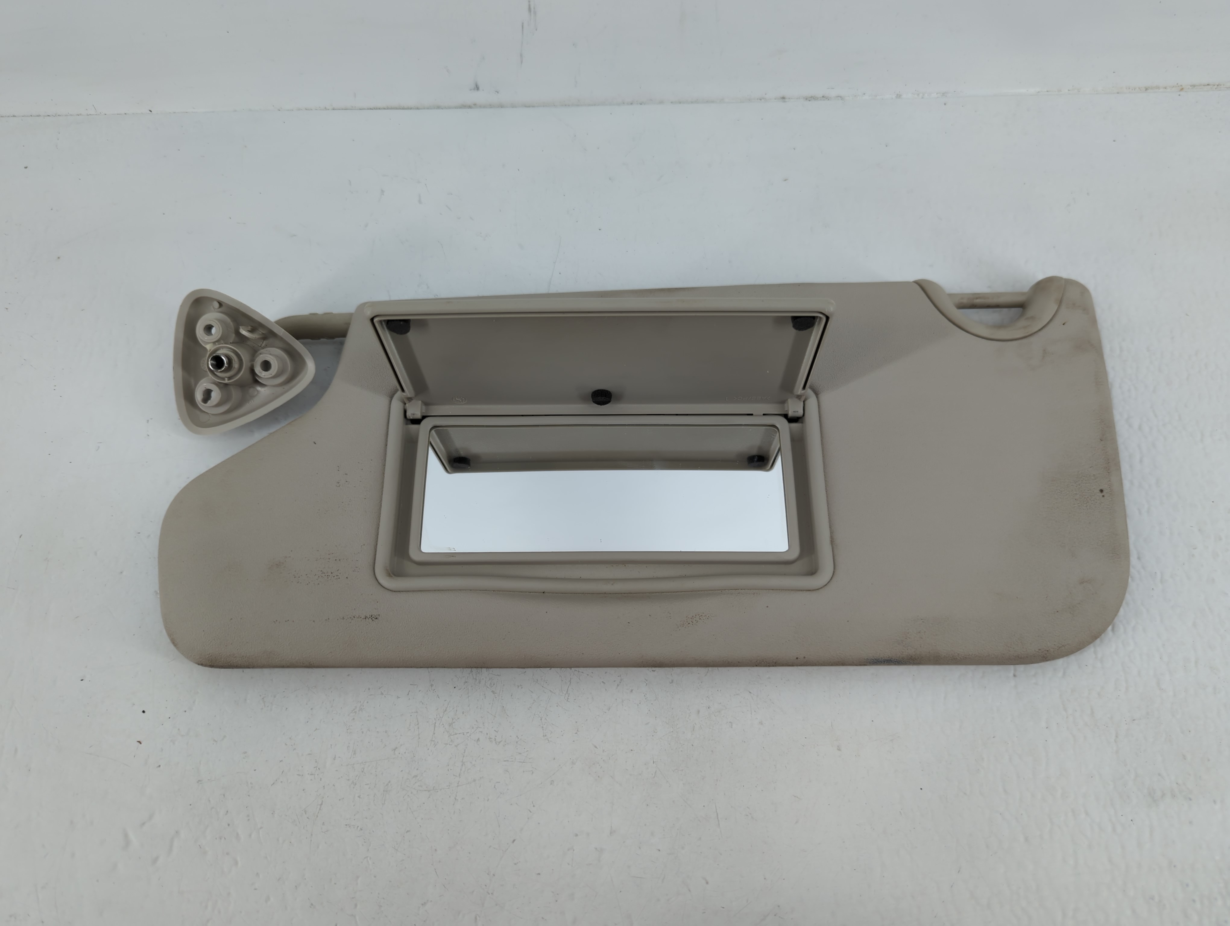 2013 Dodge Journey Driver Sun Visor Mirror Left Sunvisor Ivory 666702 - Oemusedautoparts1.com